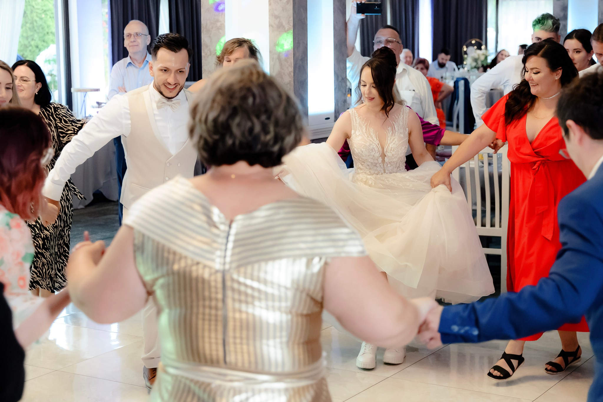 Ioana & Ionuț | Nuntă de poveste la Păstrăvăria Poiana din Mălini județul Suceava. Servicii foto-video profesionale, pentru momente de neuitat