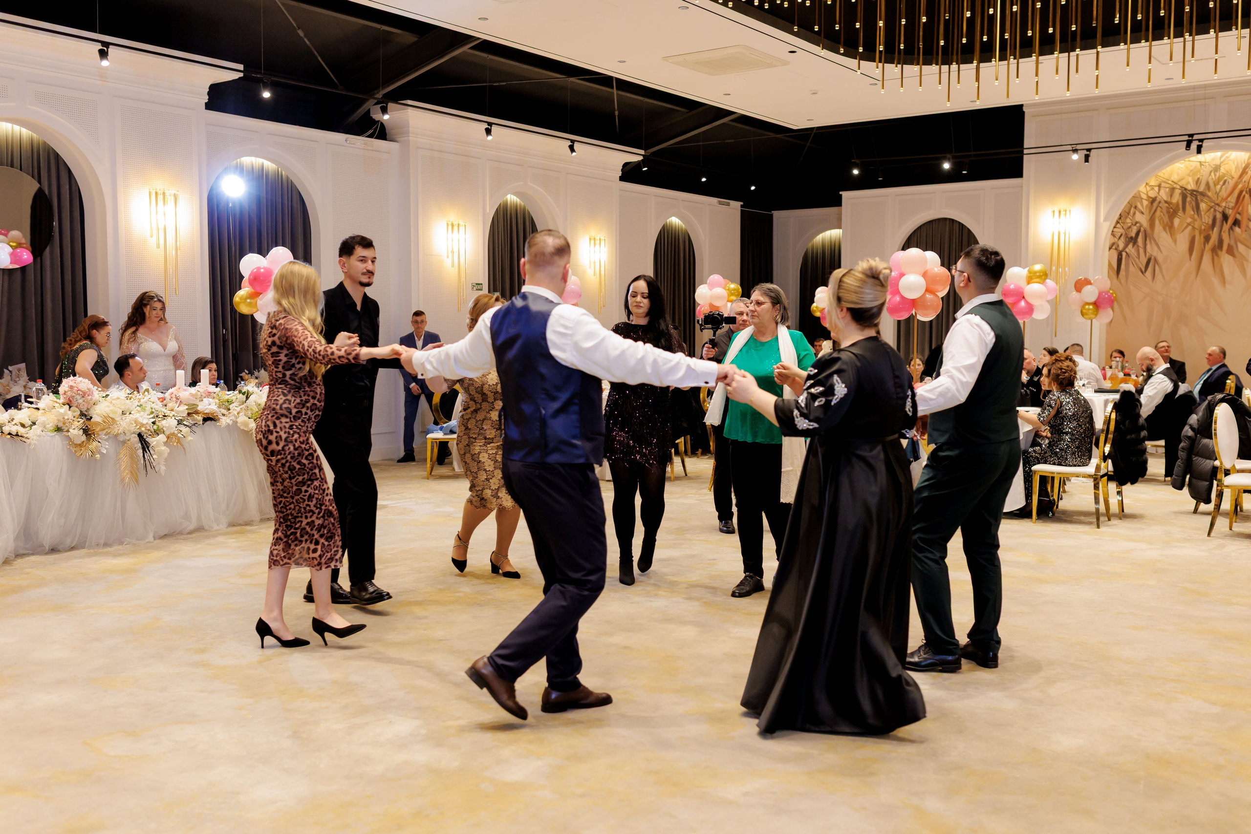 Povestea voastră, regizată de noi |Cristi Turculet Videograf Nuntă Suceava | wedding highlight. Servicii foto-video profesionale, pentru momente de neuitat