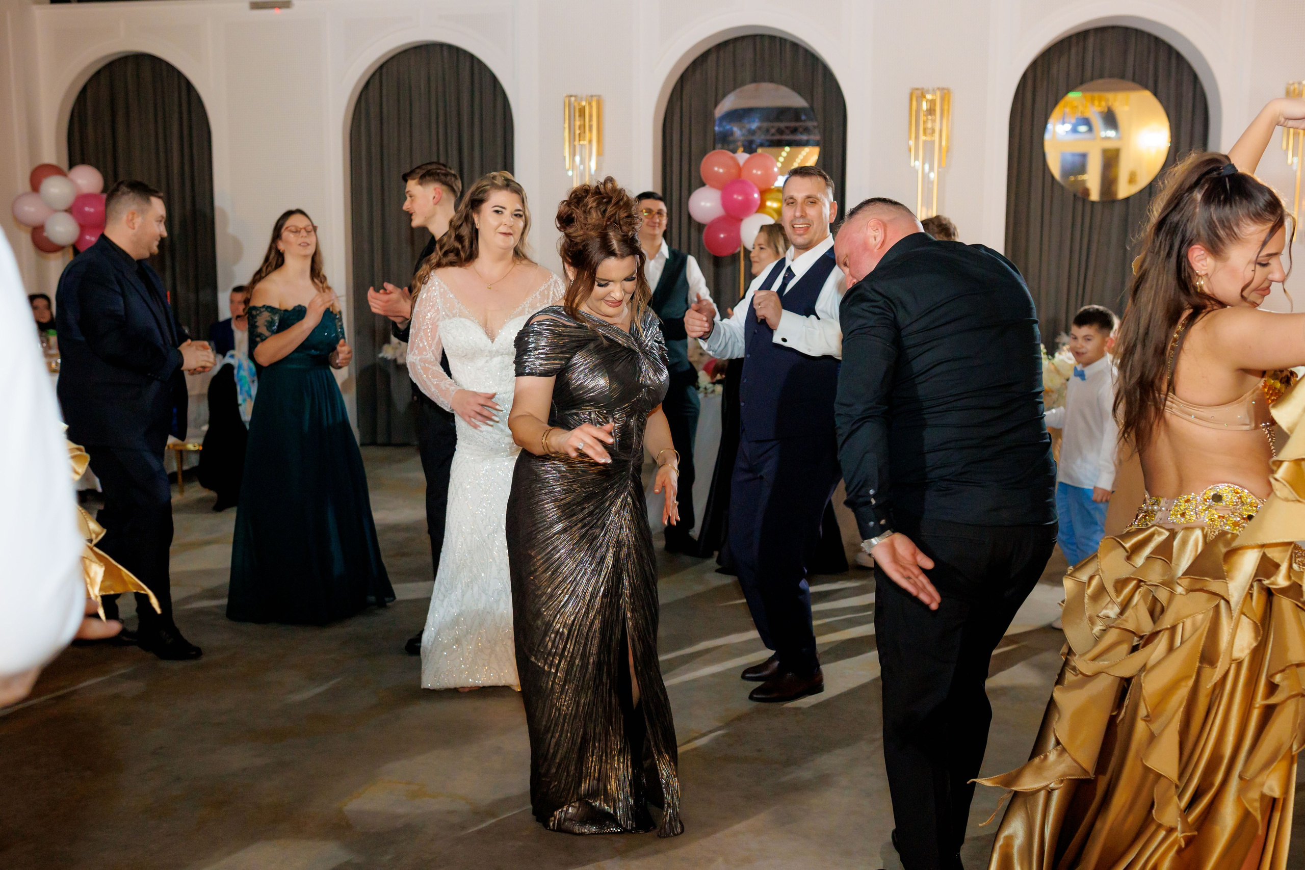 Povestea voastră, regizată de noi |Cristi Turculet Videograf Nuntă Suceava | wedding highlight. Servicii foto-video profesionale, pentru momente de neuitat