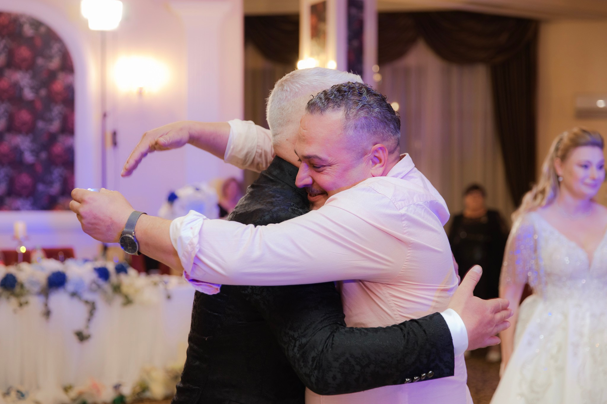 Mihai & Oana. Servicii foto-video profesionale, pentru momente de neuitat