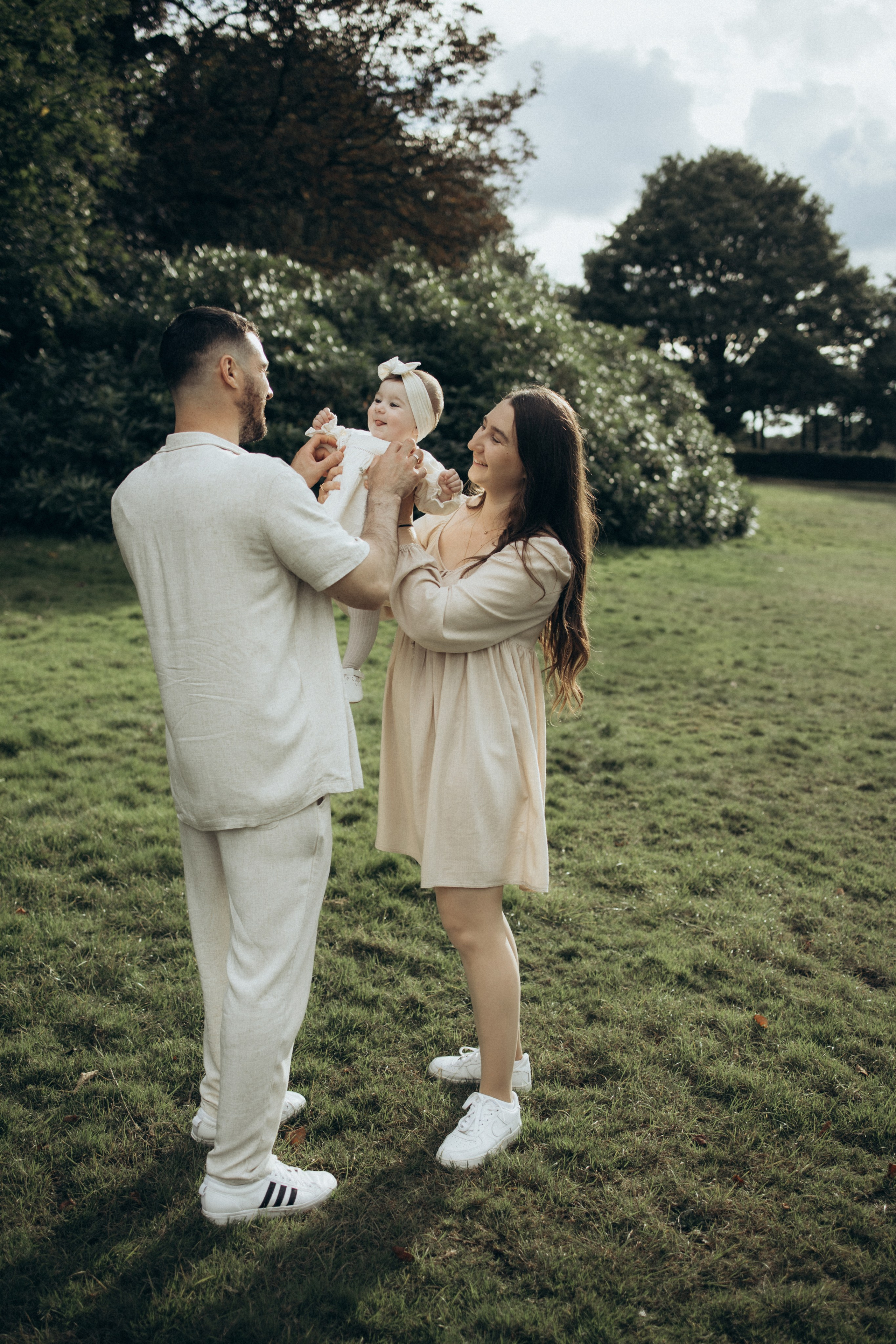 Pergola gardens. Photographer in Milton Keynes, Northampton & London — Wedding, Family & Portrait Photography