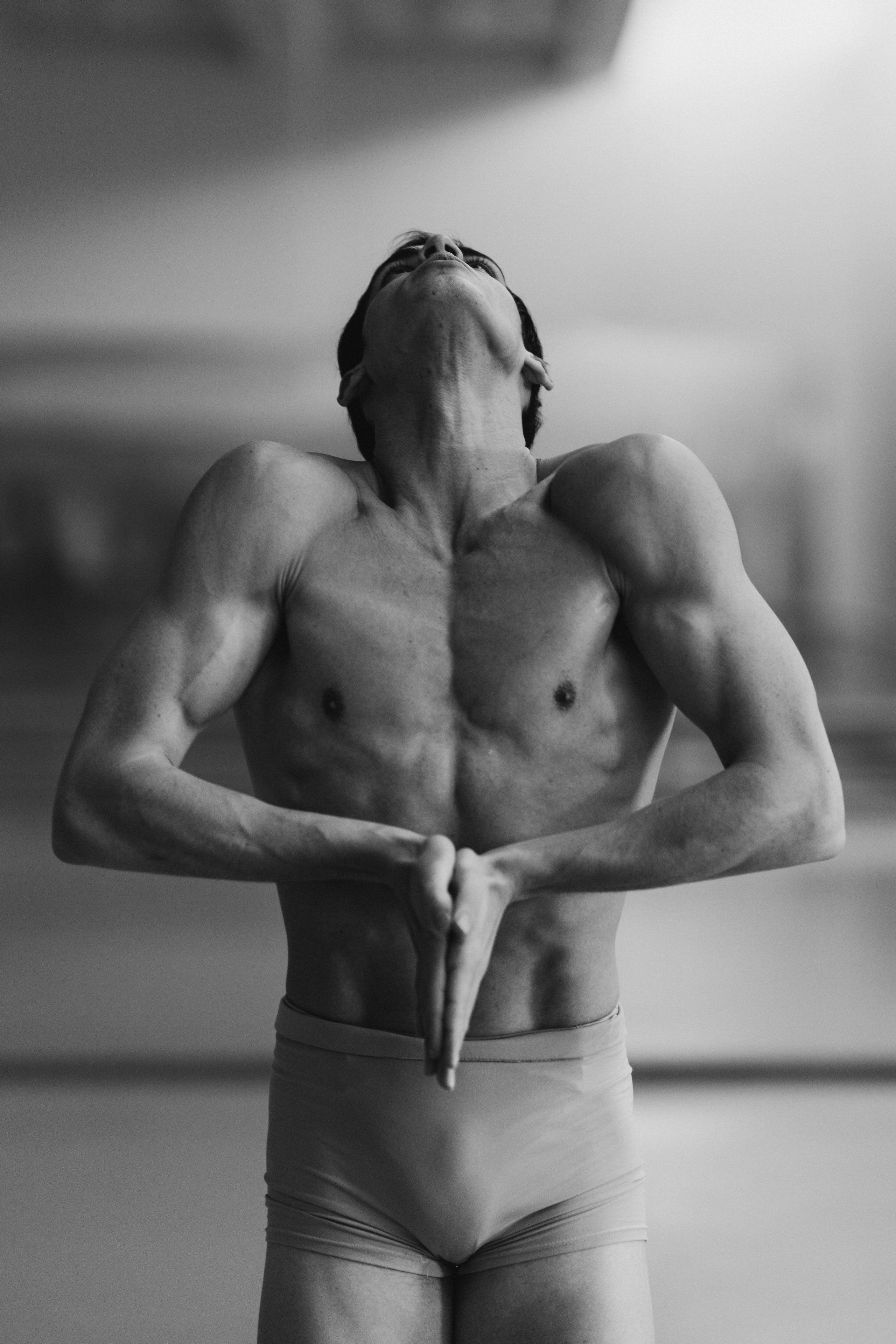 DANCERS. Victoria Olonen – Cinematic Portrait Artist | Helsinki & Europe