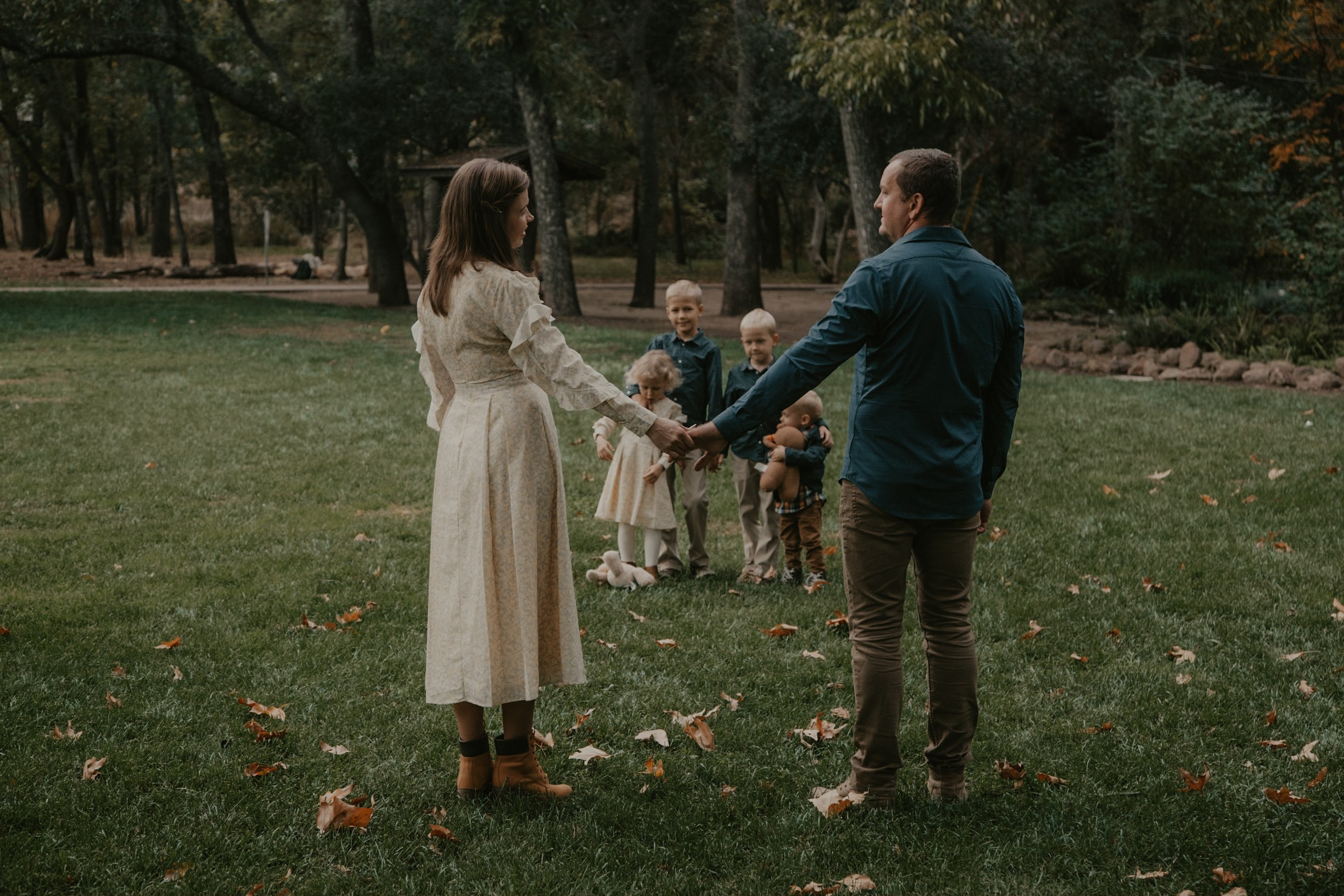 Events and big family photos. Family and children’s lifestyle photographer Elena Tumanova