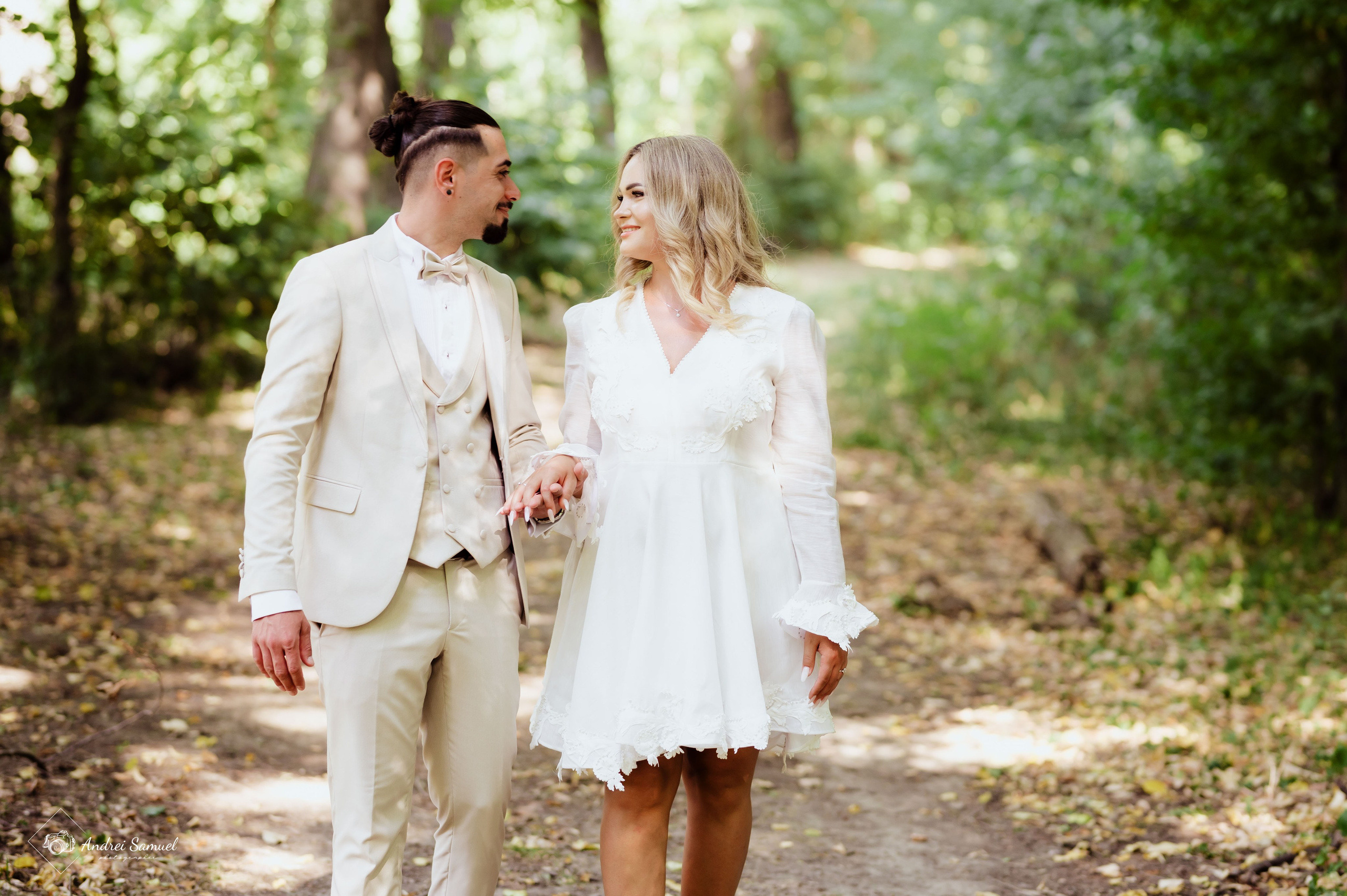 Valentina & Edi. Andrei Samuel – Fotograf București | Evenimente, Studio, Imobiliare, Produs