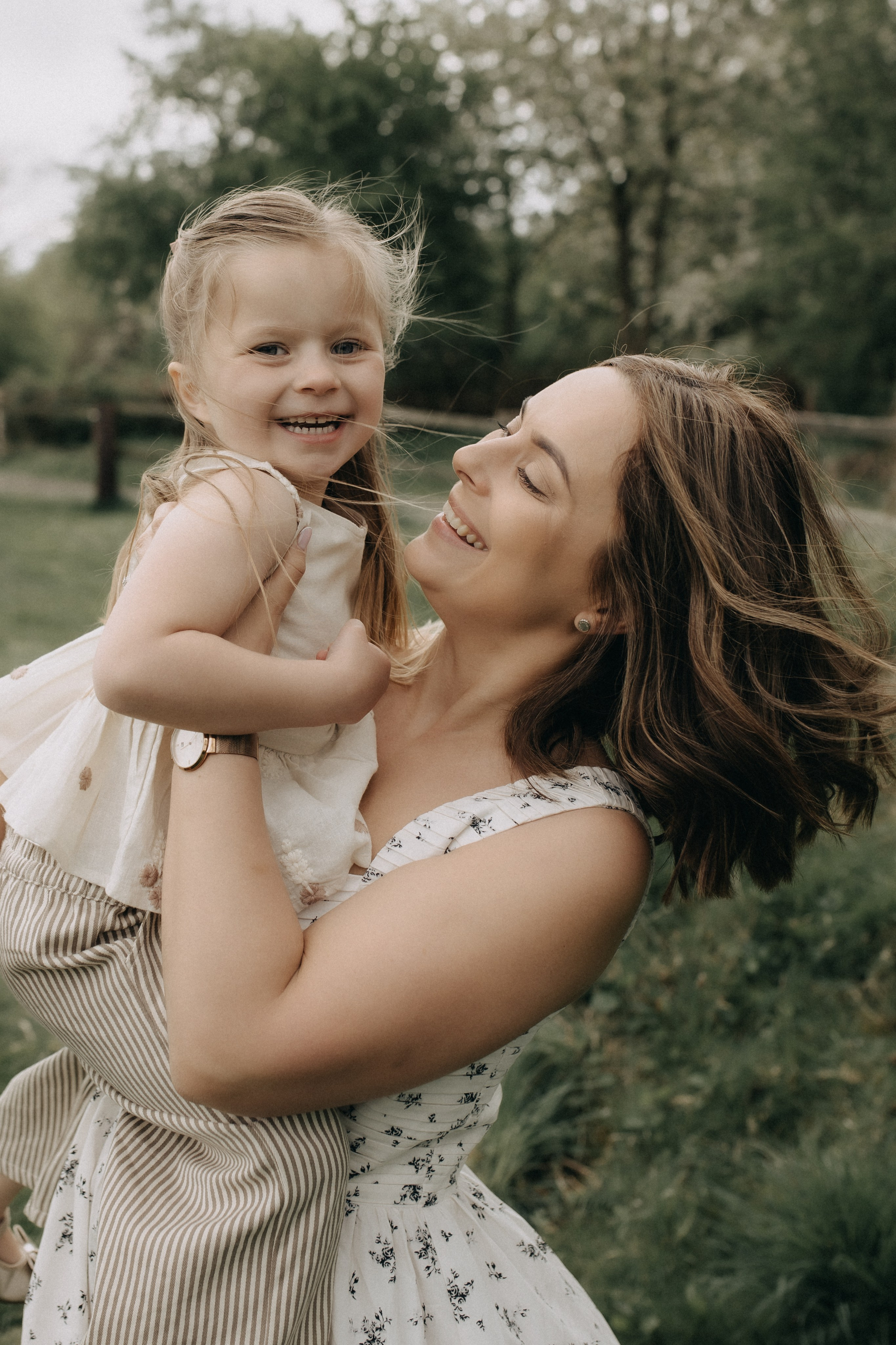 Big Family Moments. Wedding and Portrait Photographer Evie Moon
