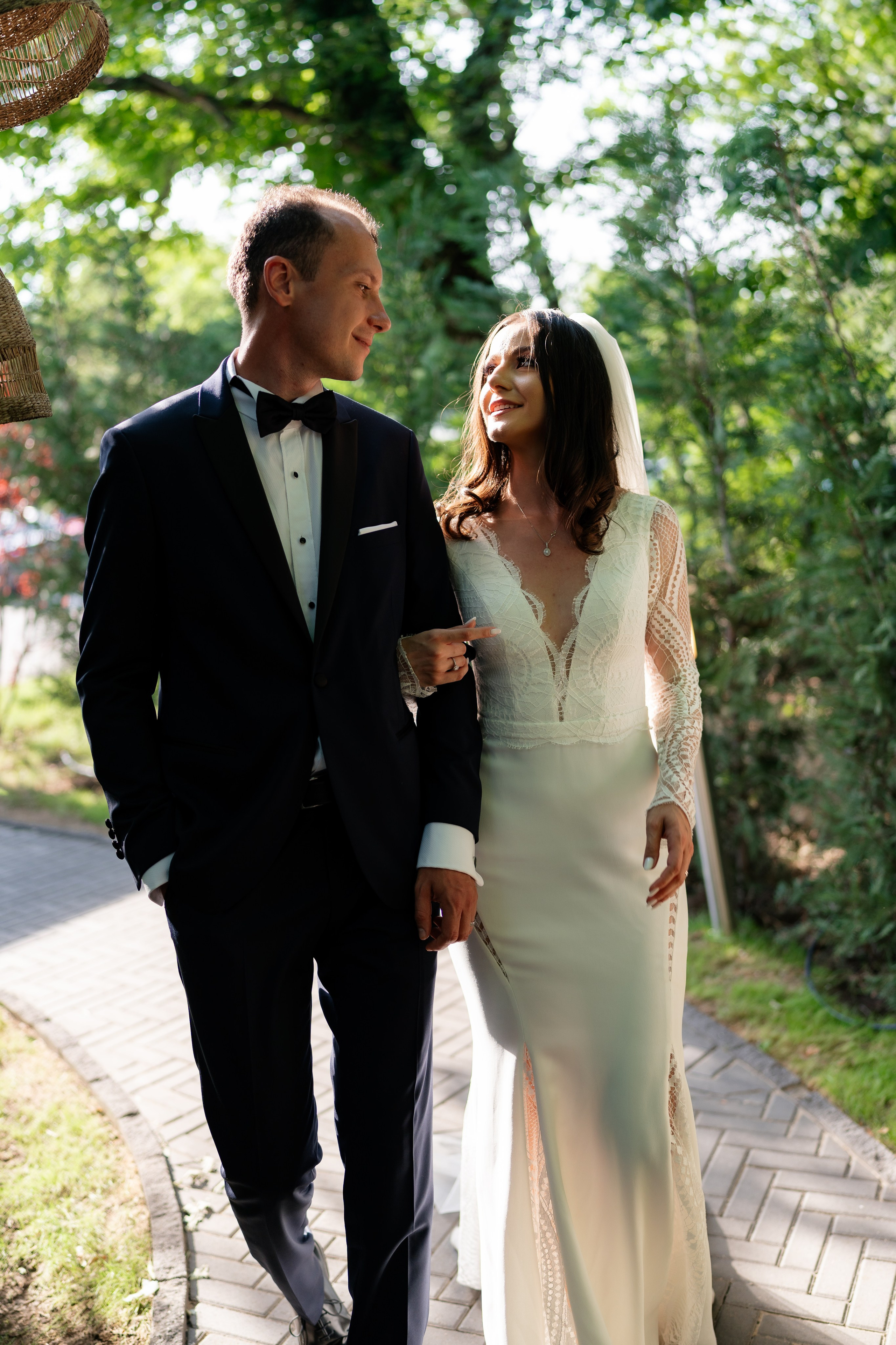 Elly & Andrew. Destination Wedding Photographer Alex Pasarelu