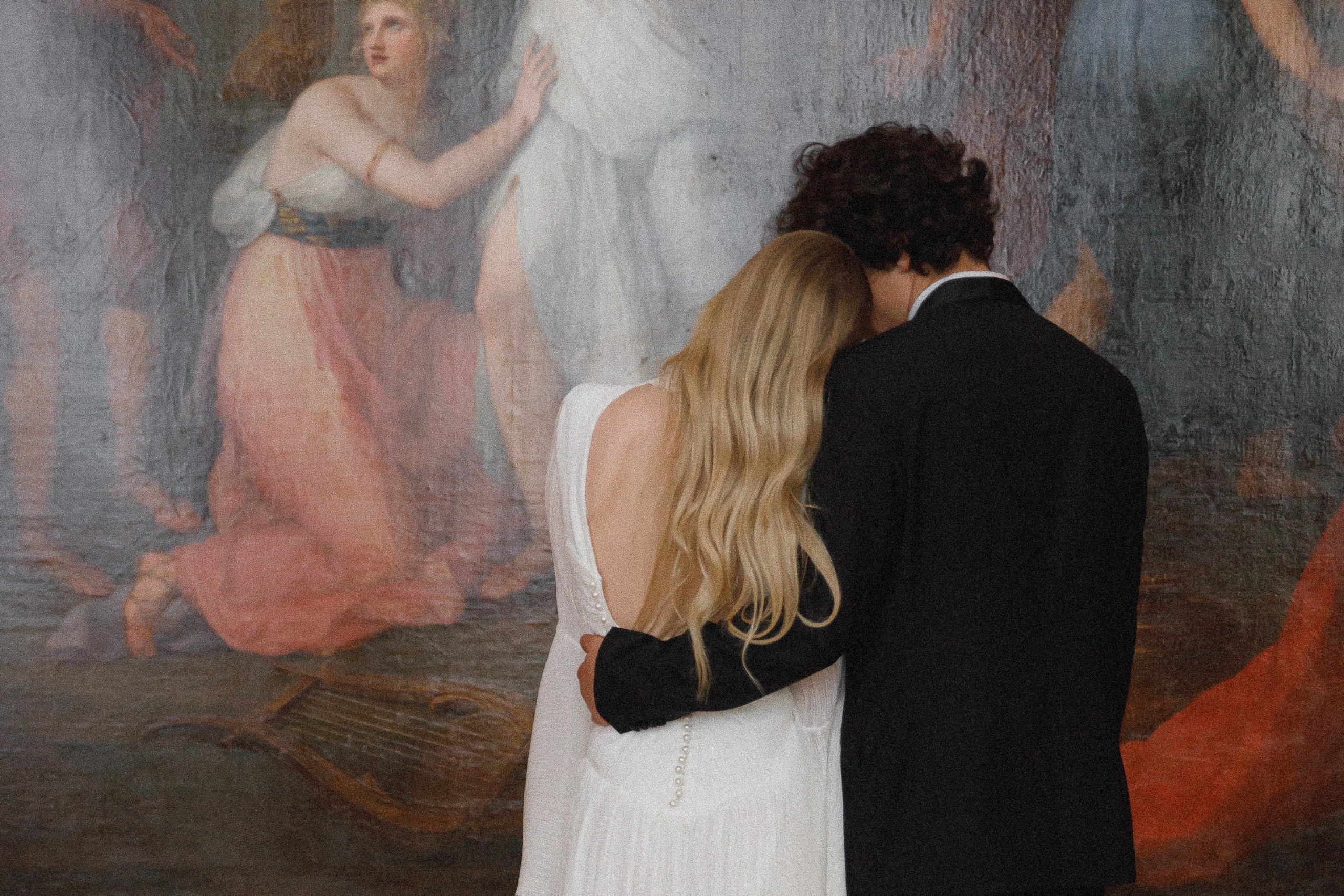 Museum elopement. Photographer Anna Curly | Weddings and Events in Dubai