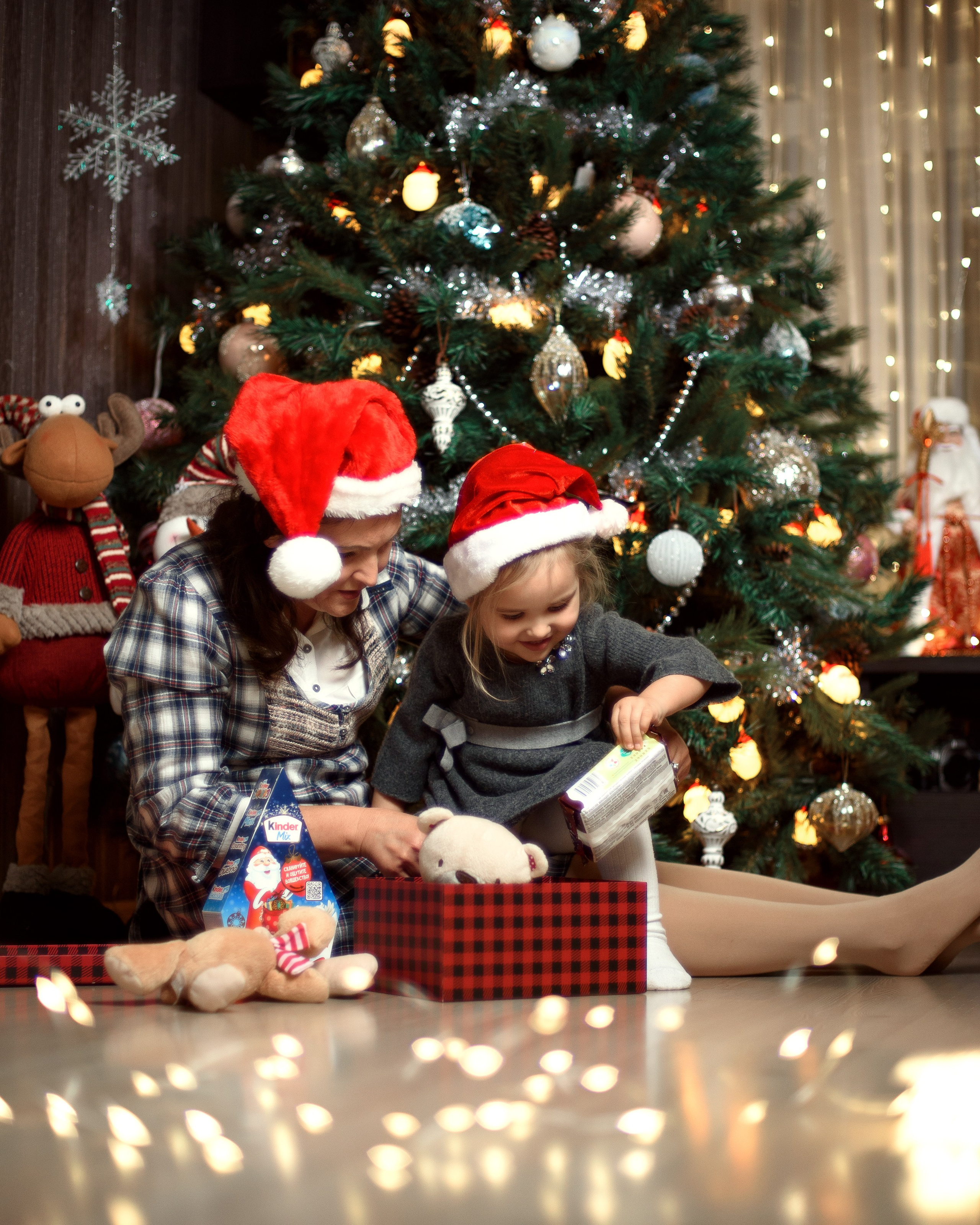 Бабушка и внучка: новогодняя фотосессия. Ваш фотограф в Ашхабаде Гамлет Осипов