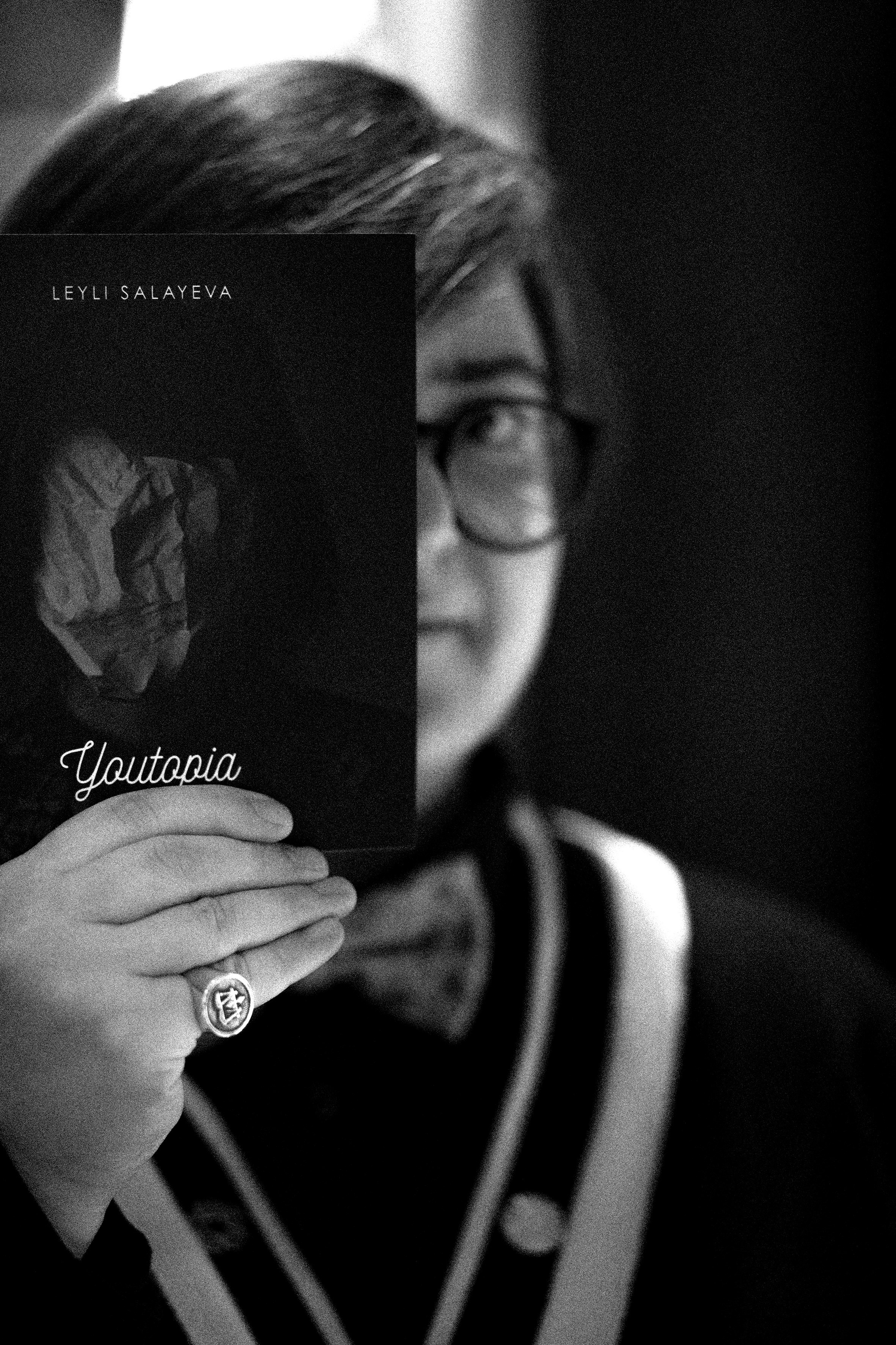 Singles. Vladislav Makarov. Portrait & Street style photographer in Baku