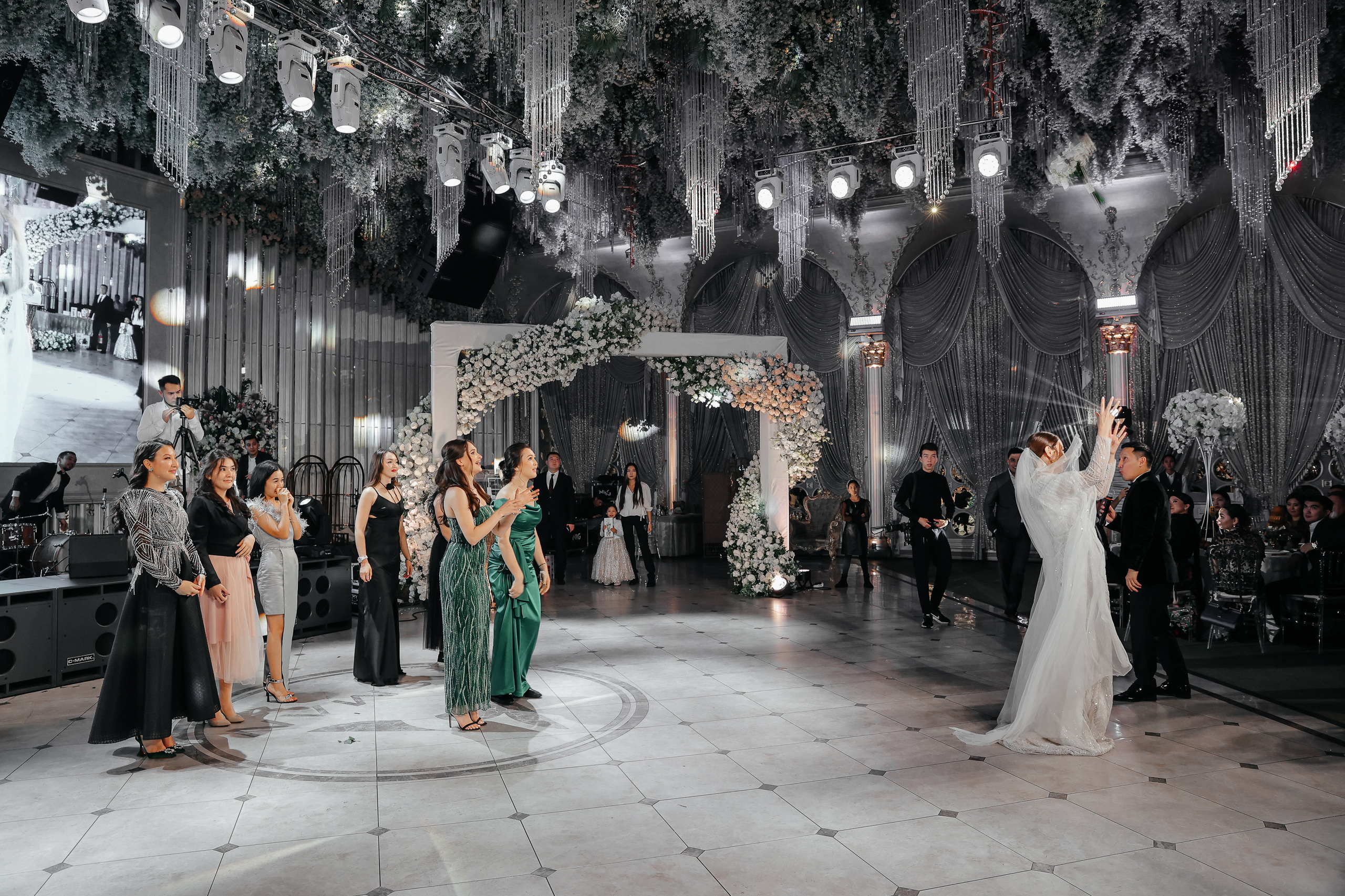 Свадебный фотограф. Свадебный и семейный фотограф в Бишкеке Давлетбаев Талгат