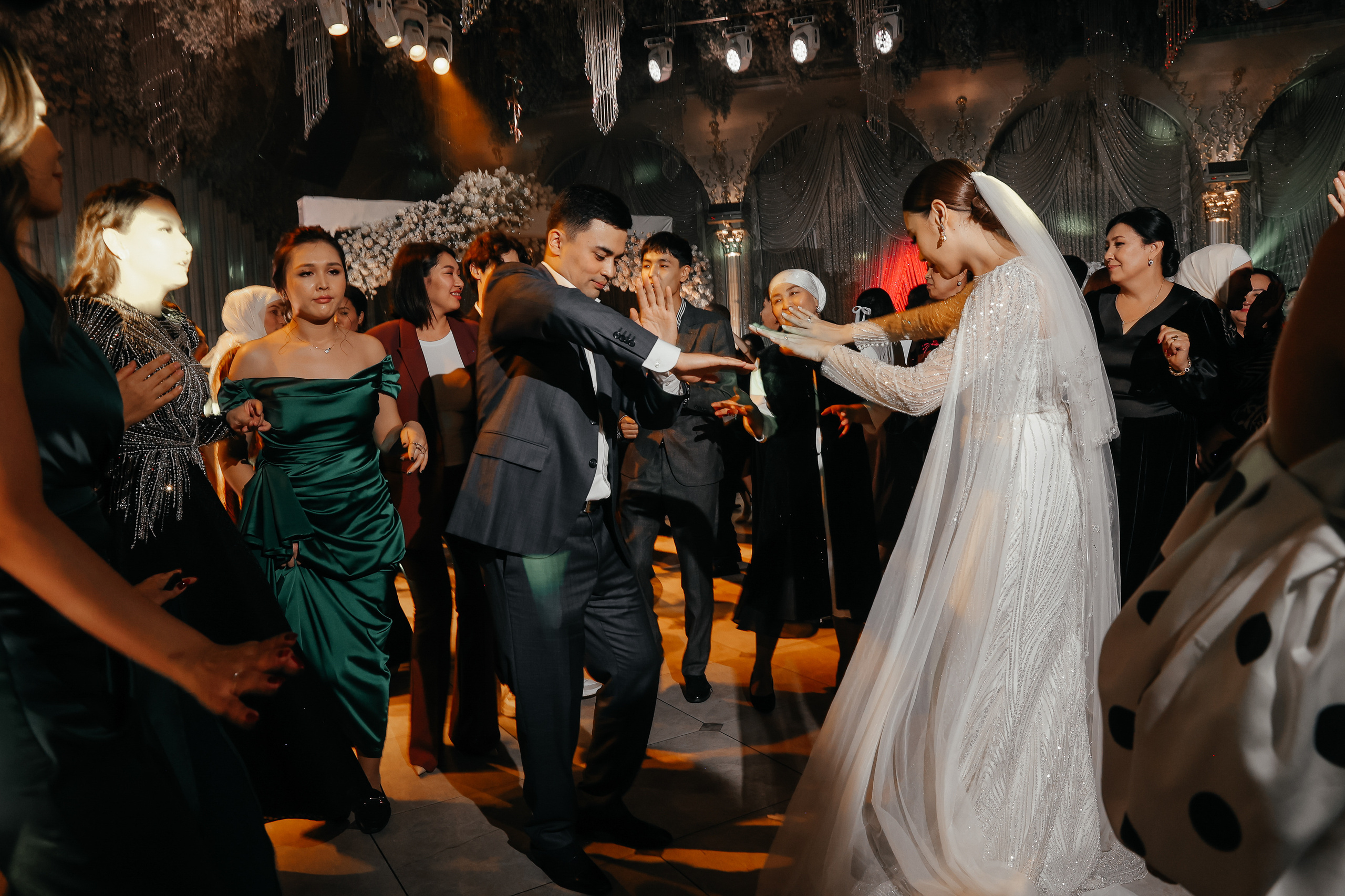 Свадебный фотограф. Свадебный и семейный фотограф в Бишкеке Давлетбаев Талгат