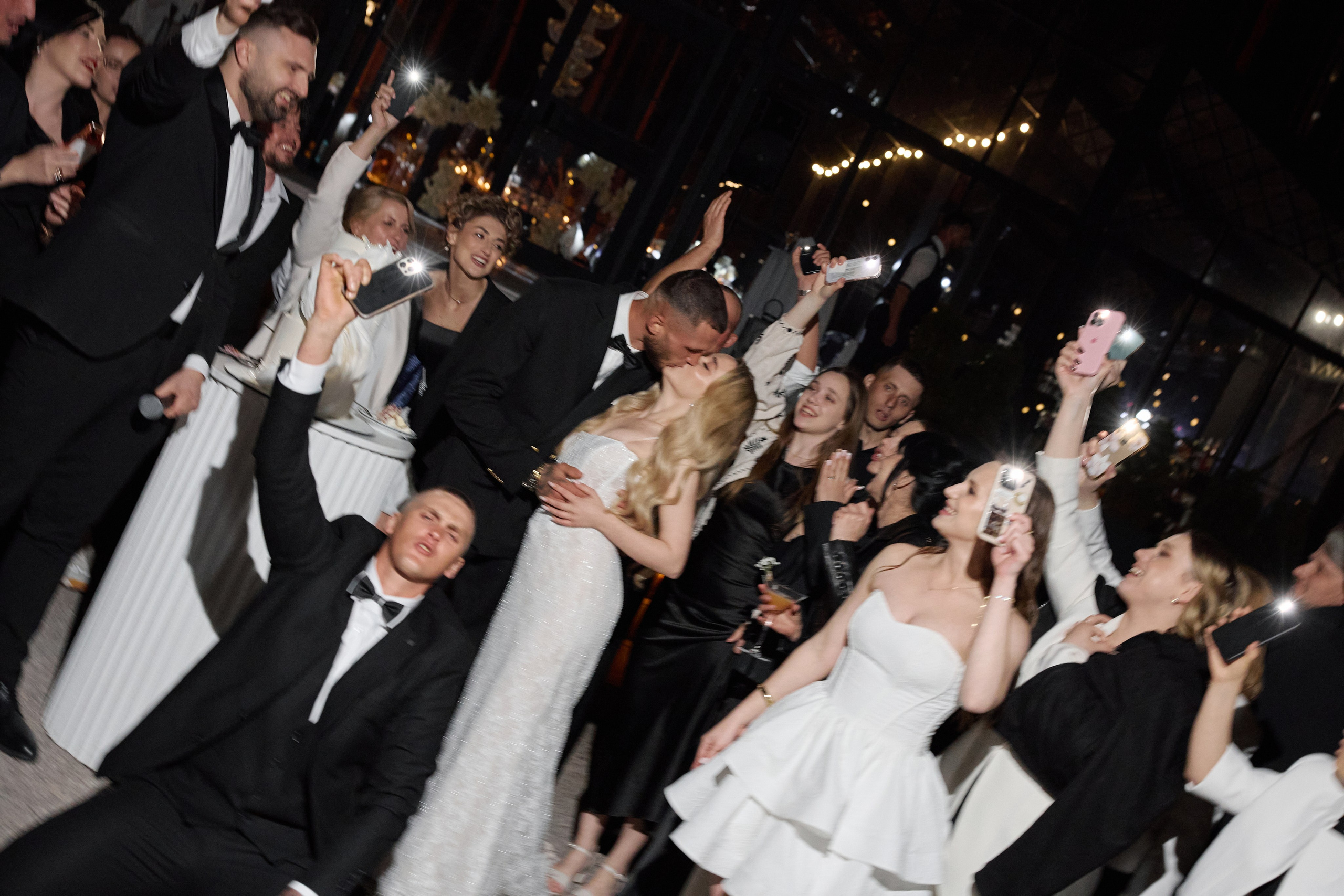 Natalia & Roman. Dworek przy lesie. Fotograf ślubny i rodzinny w Krakowie Yana Klymova