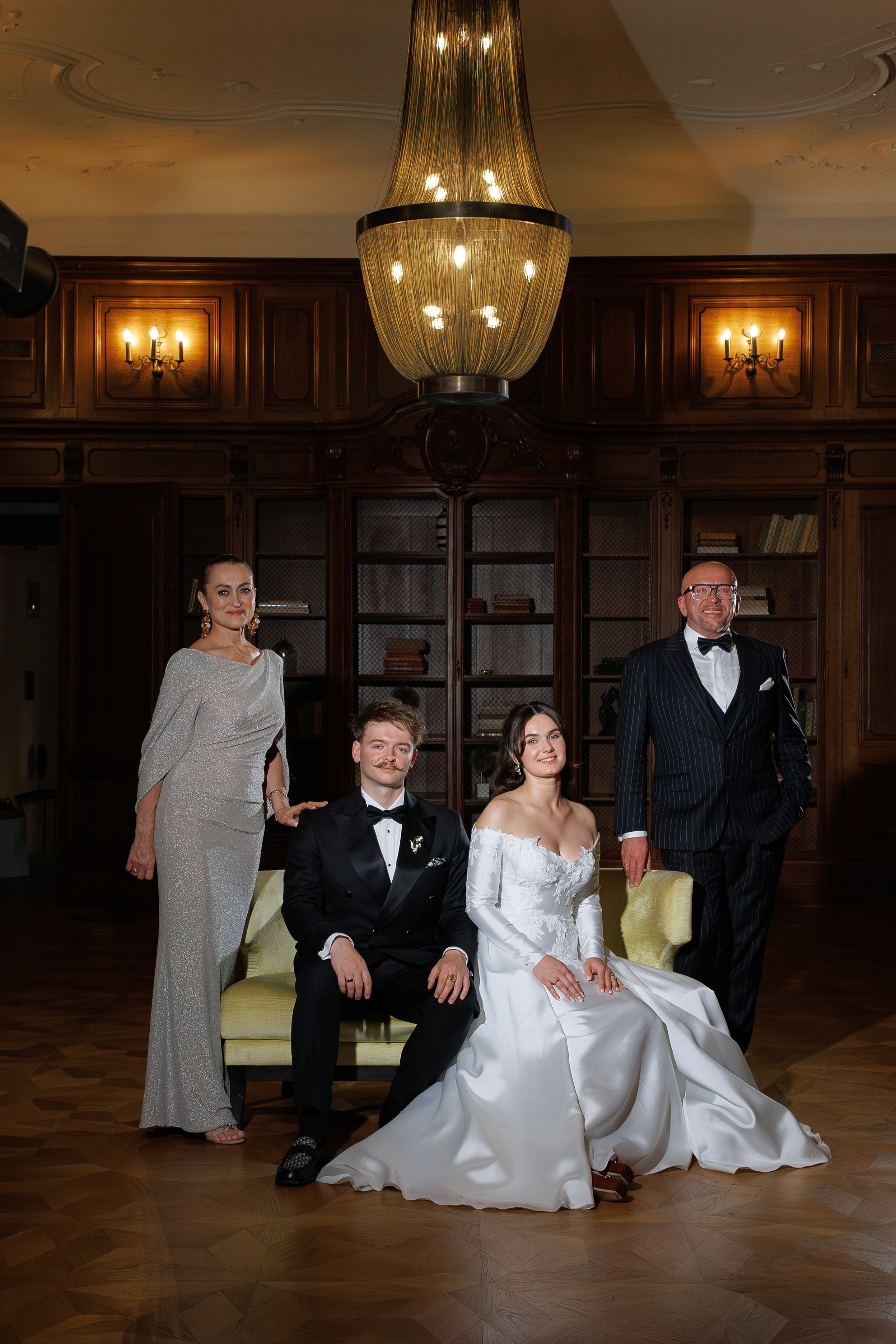 Wiktoria & Kacper. Pałac Goetz. Fotograf ślubny i rodzinny w Krakowie Yana Klymova
