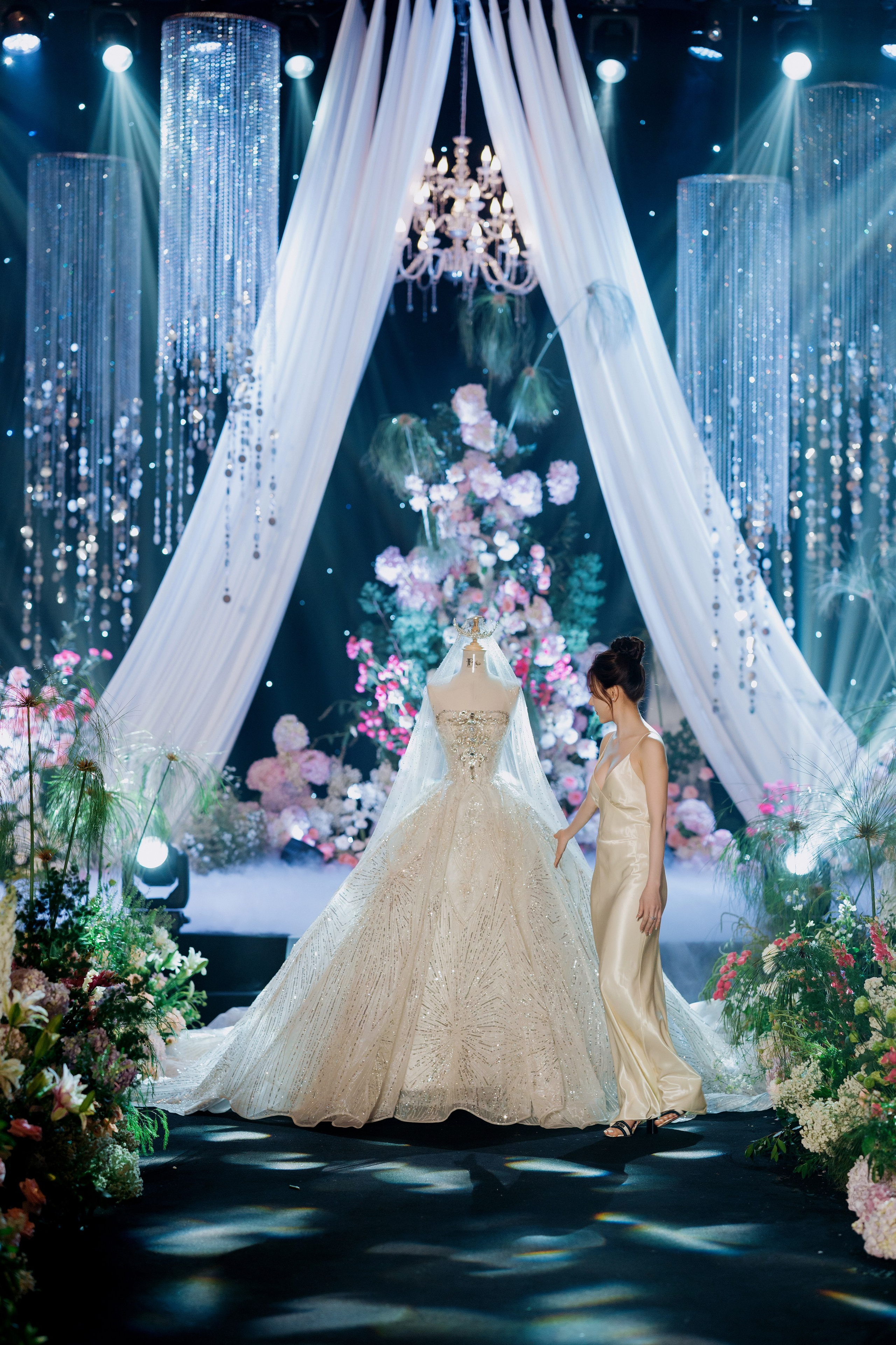 Nicholas & KimThanh / GemCenter 24.05.2026. Nhiếp ảnh gia đám cưới hàng đầu tại Thành Phố Hồ Chí Minh