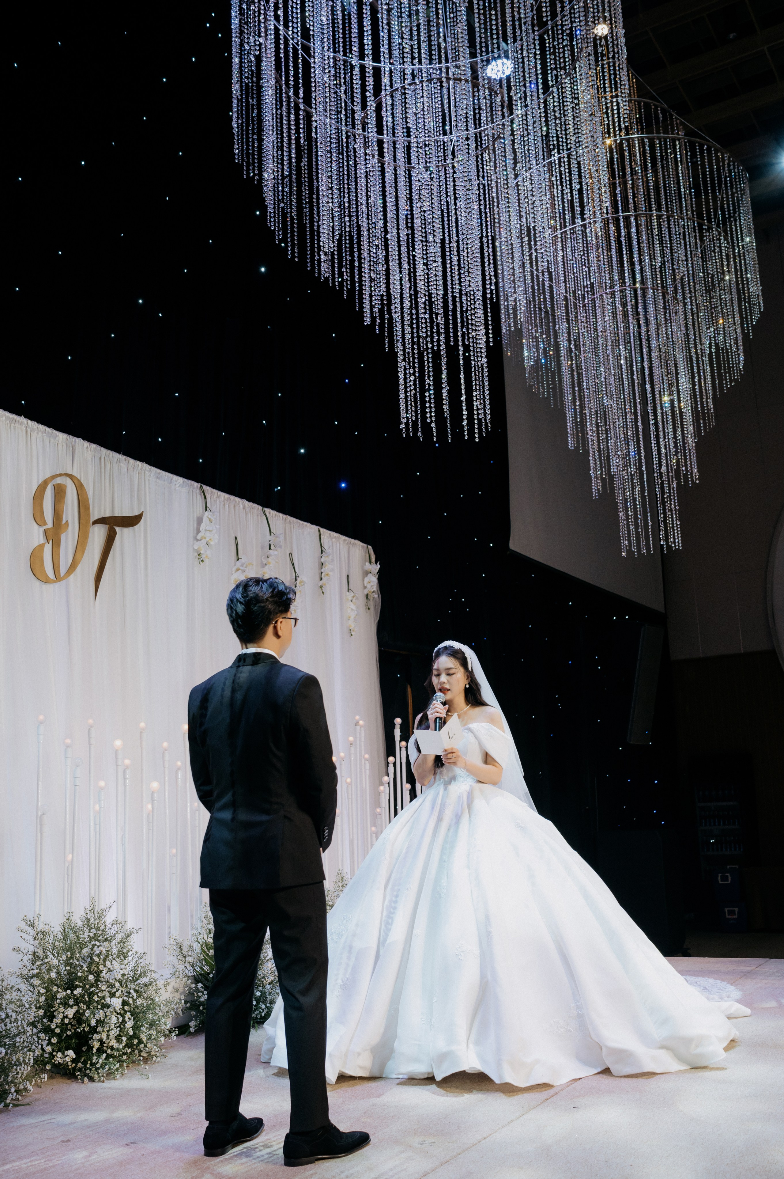 DAT & TU / Wedding Party. Saigon Wedding Present | Art Beyond Moments