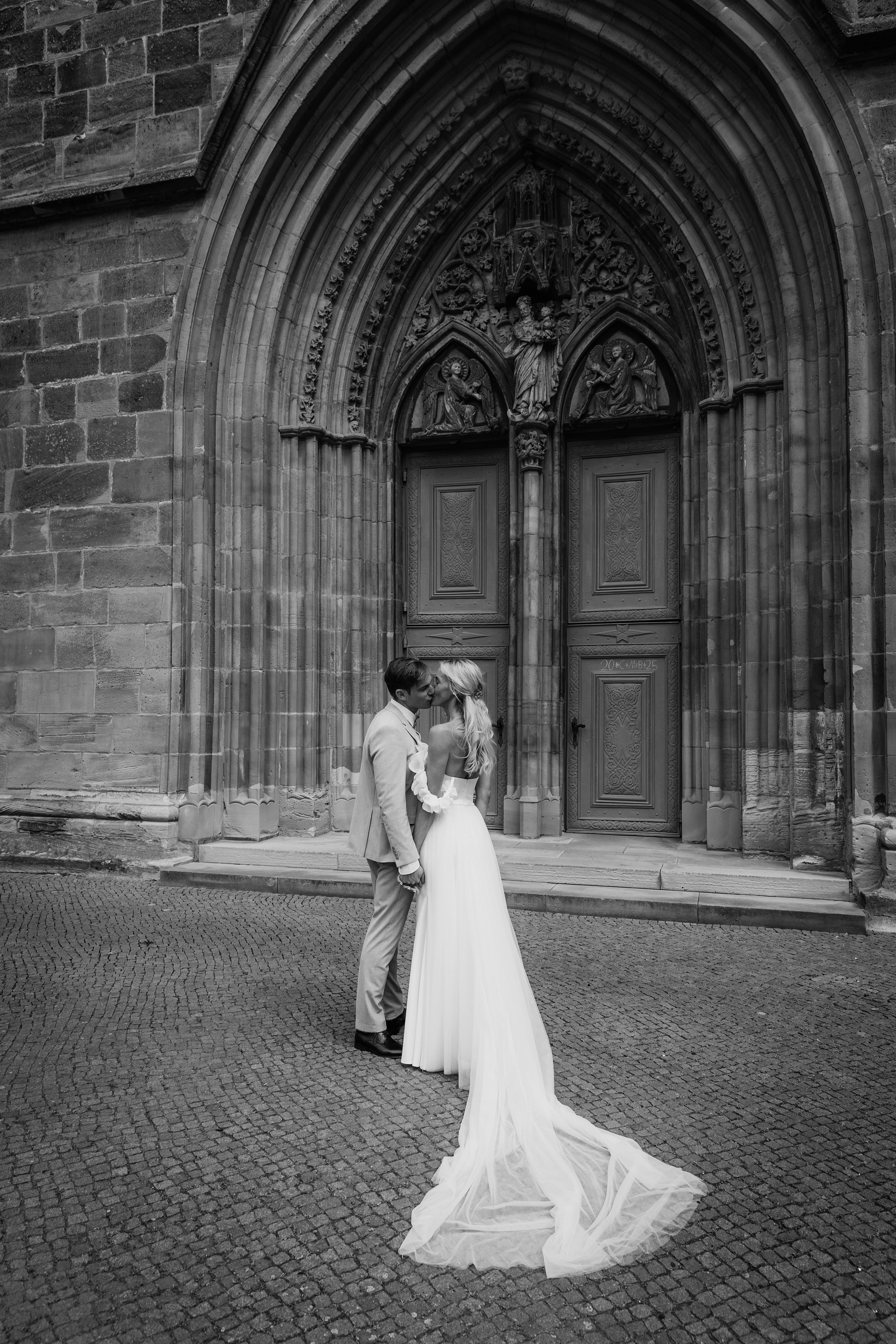 Svetlana and Yann. Hochzeitsgeschichten – Professionelle Hochzeitsfotografie & Videografie in Deutschland, Italien, Spanien und ganz Europa