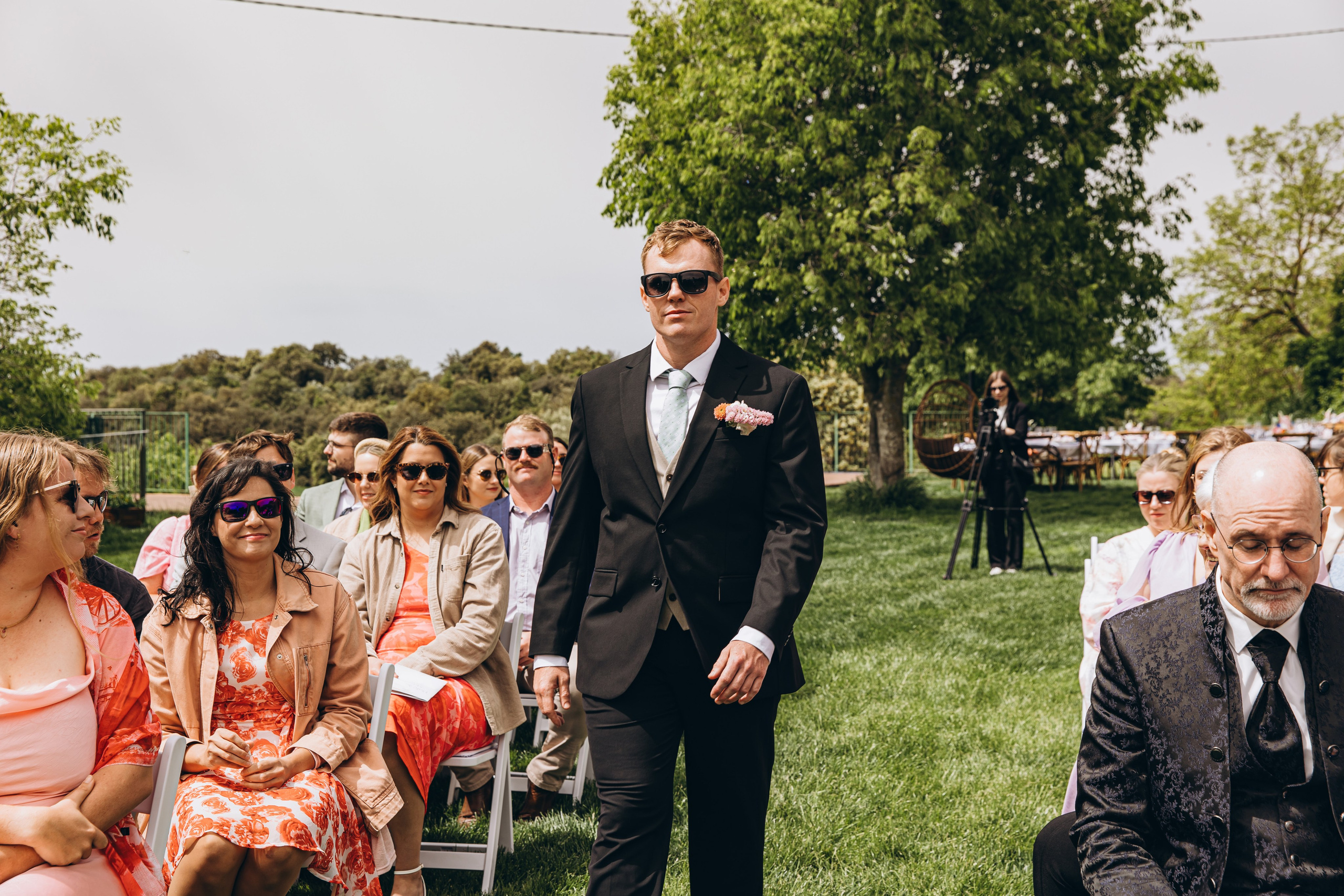 Wedding kiss in Valencia – wedding photographer Spain and Italy.