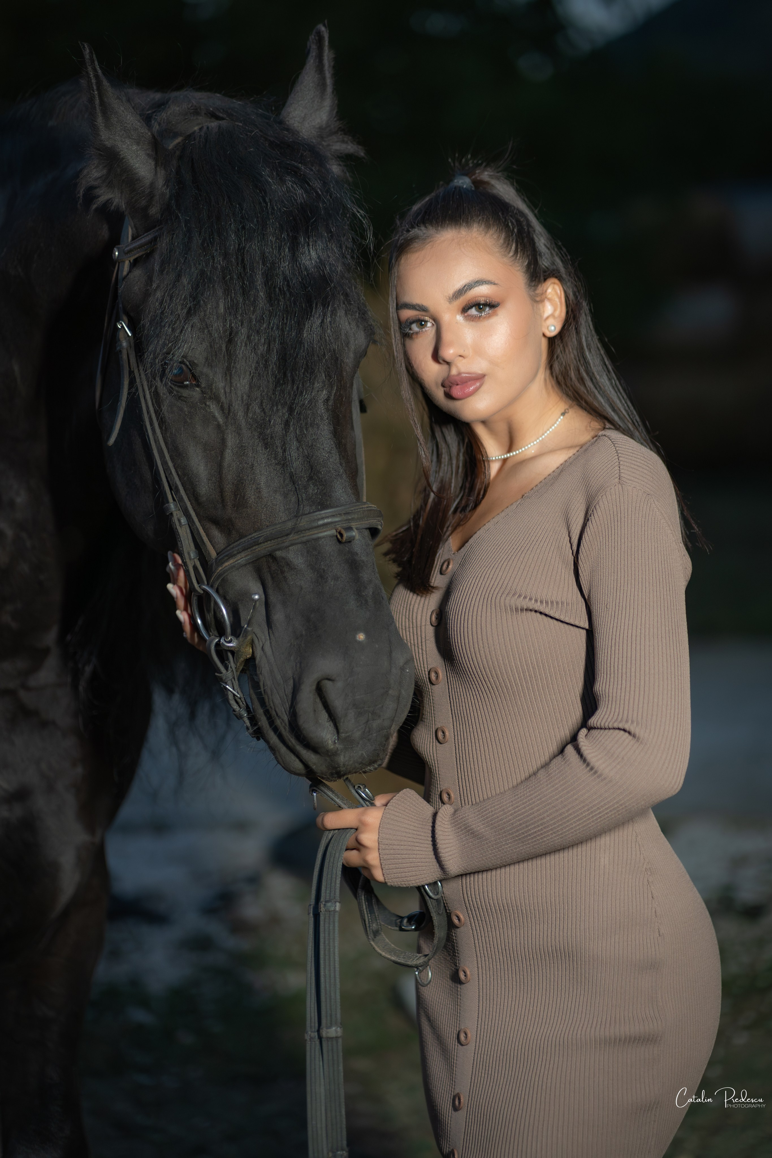 Codruța la Băile Herculane – naturalețe, expresivitate și lumină autentică. Event, portrait, and lifestyle photographer