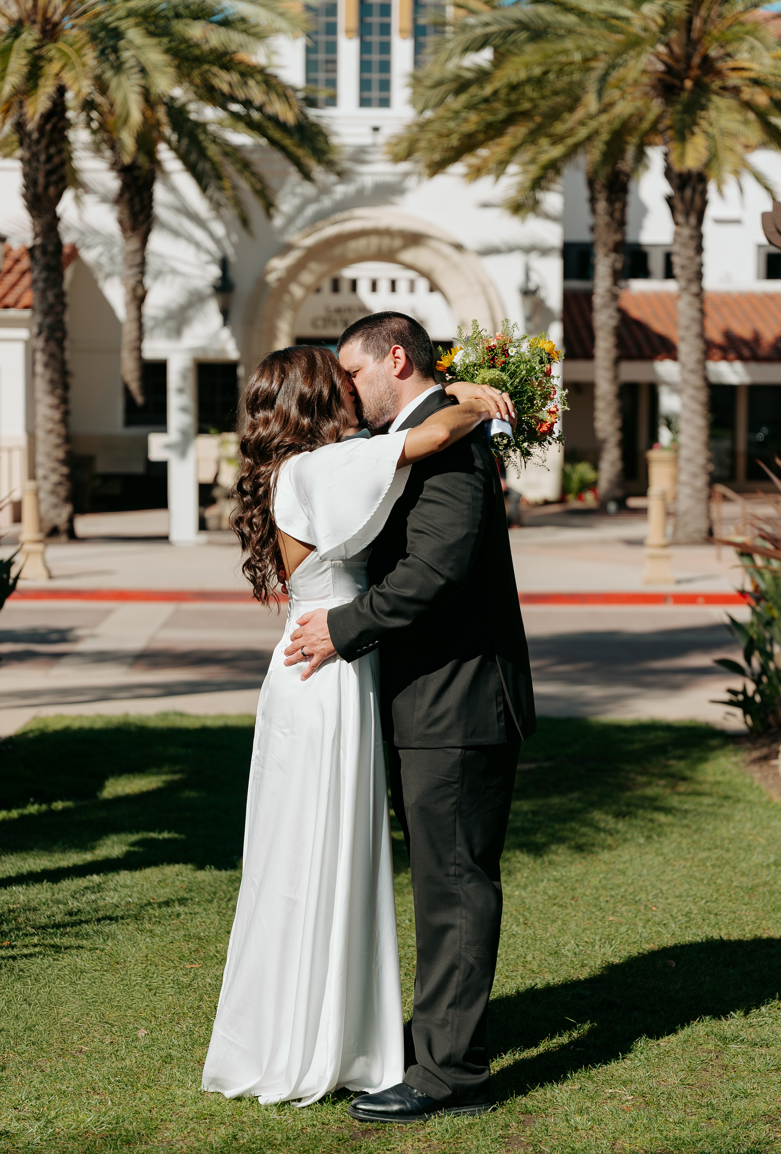 Intimate Civil Weddings. Luana Pinheiro | Hajime Creative Studio — Foto e Vídeo em Huntington Beach