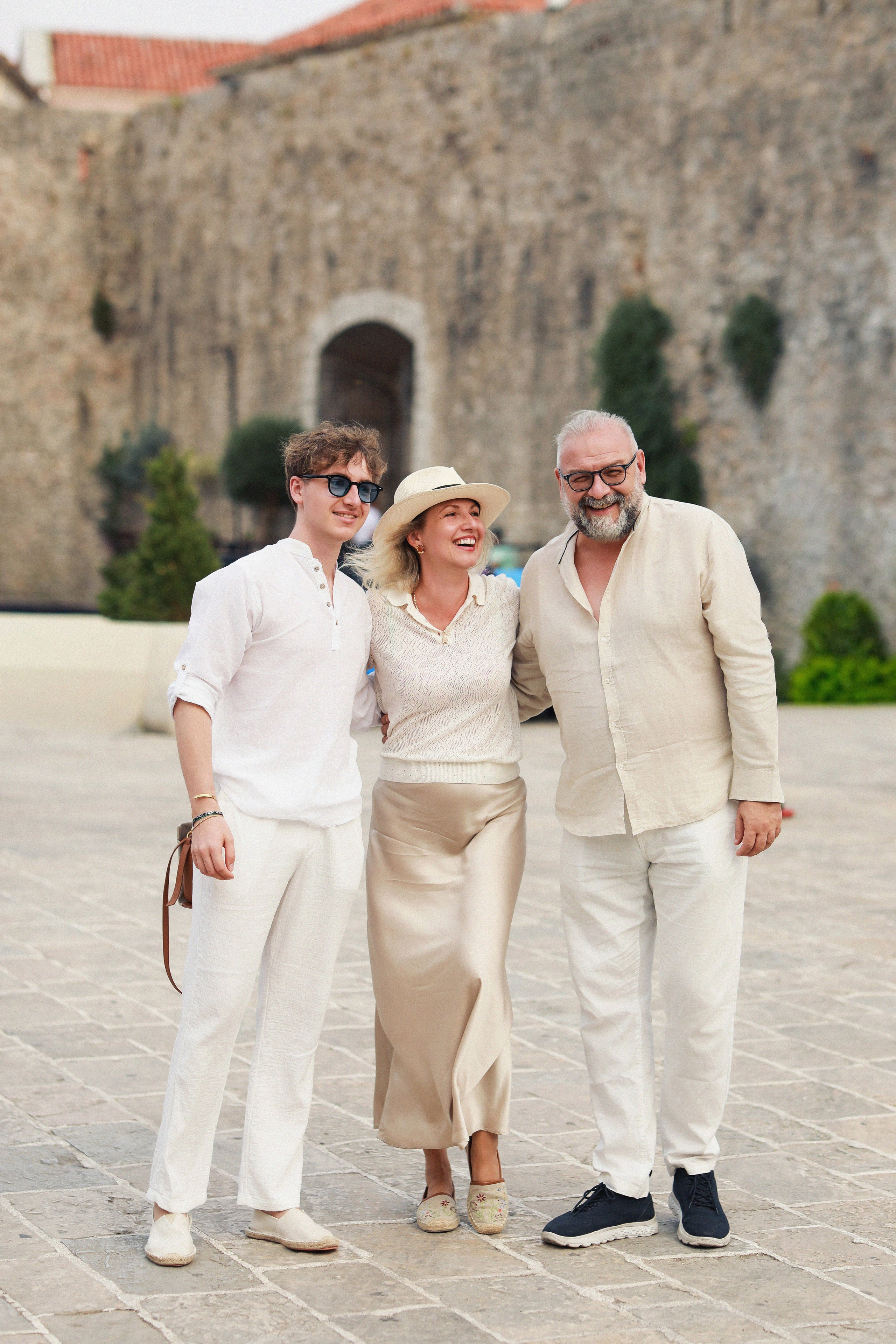Family Walk in Budva Old Town. Фотограф в Черногории Валерия Комар