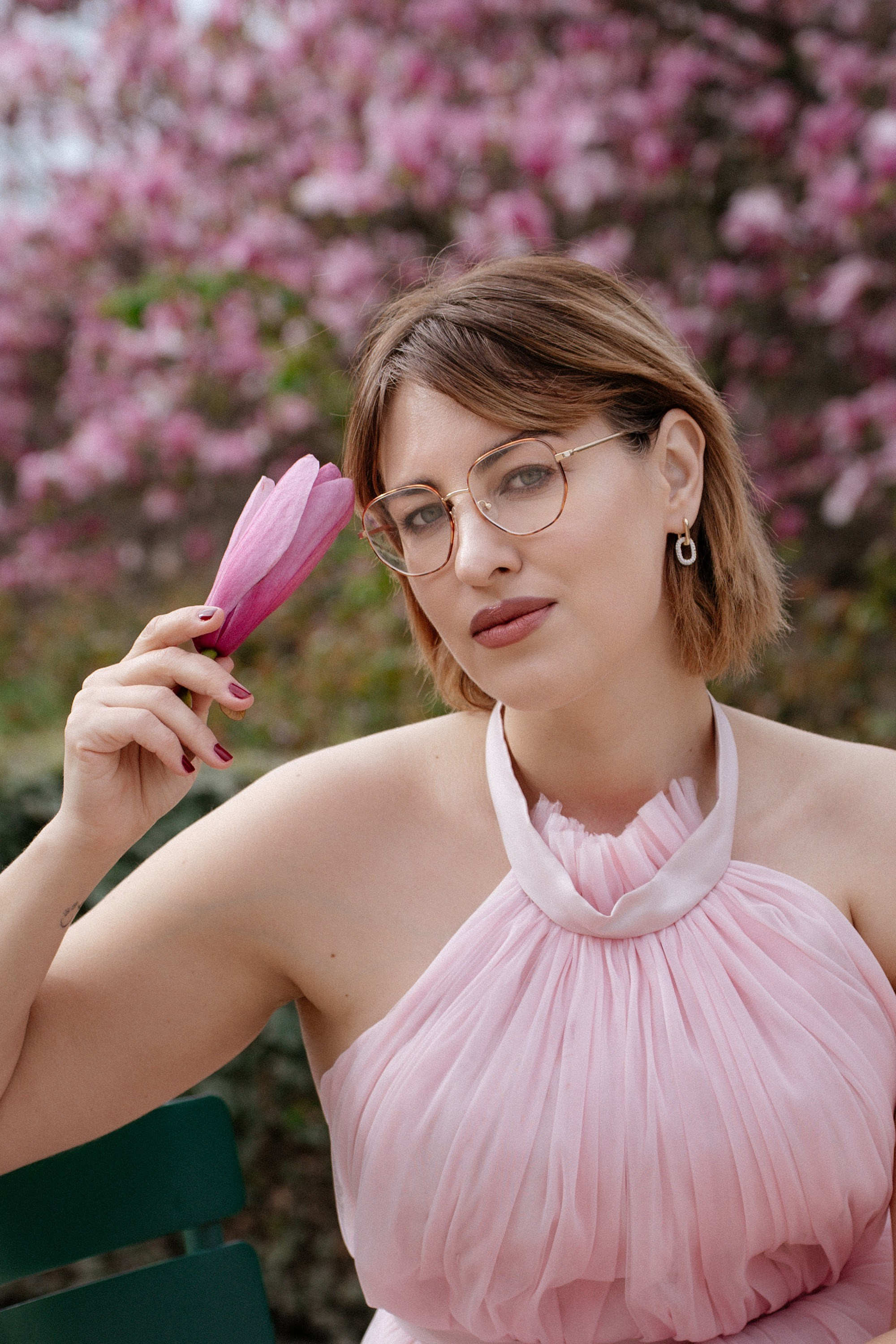Solo Portrait Session: Magnolias. Paris Photographer & Videographer