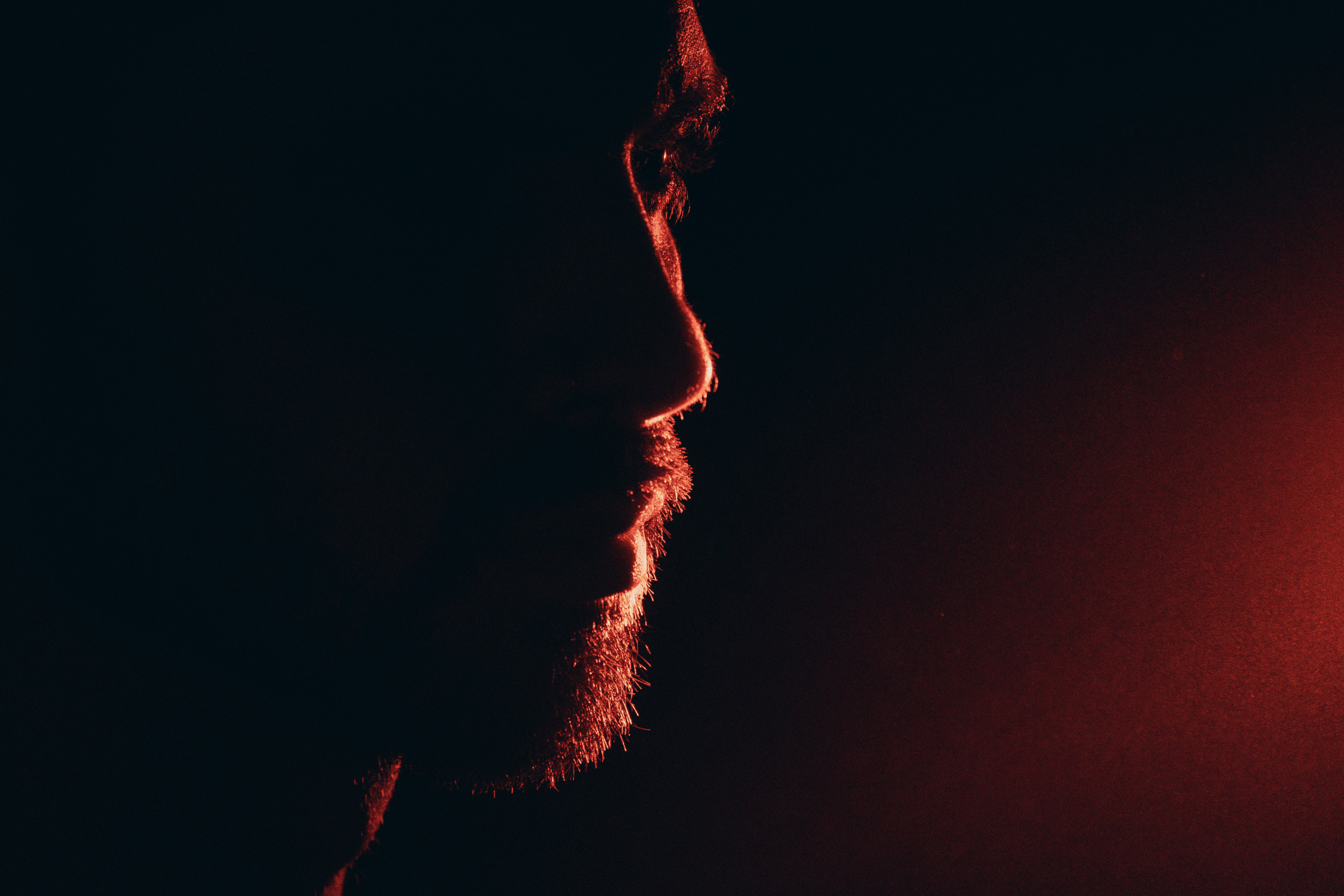 Фотосессия с братьями Castanheira: Креативные портреты с артистами Circo Quiros в Торревьехе