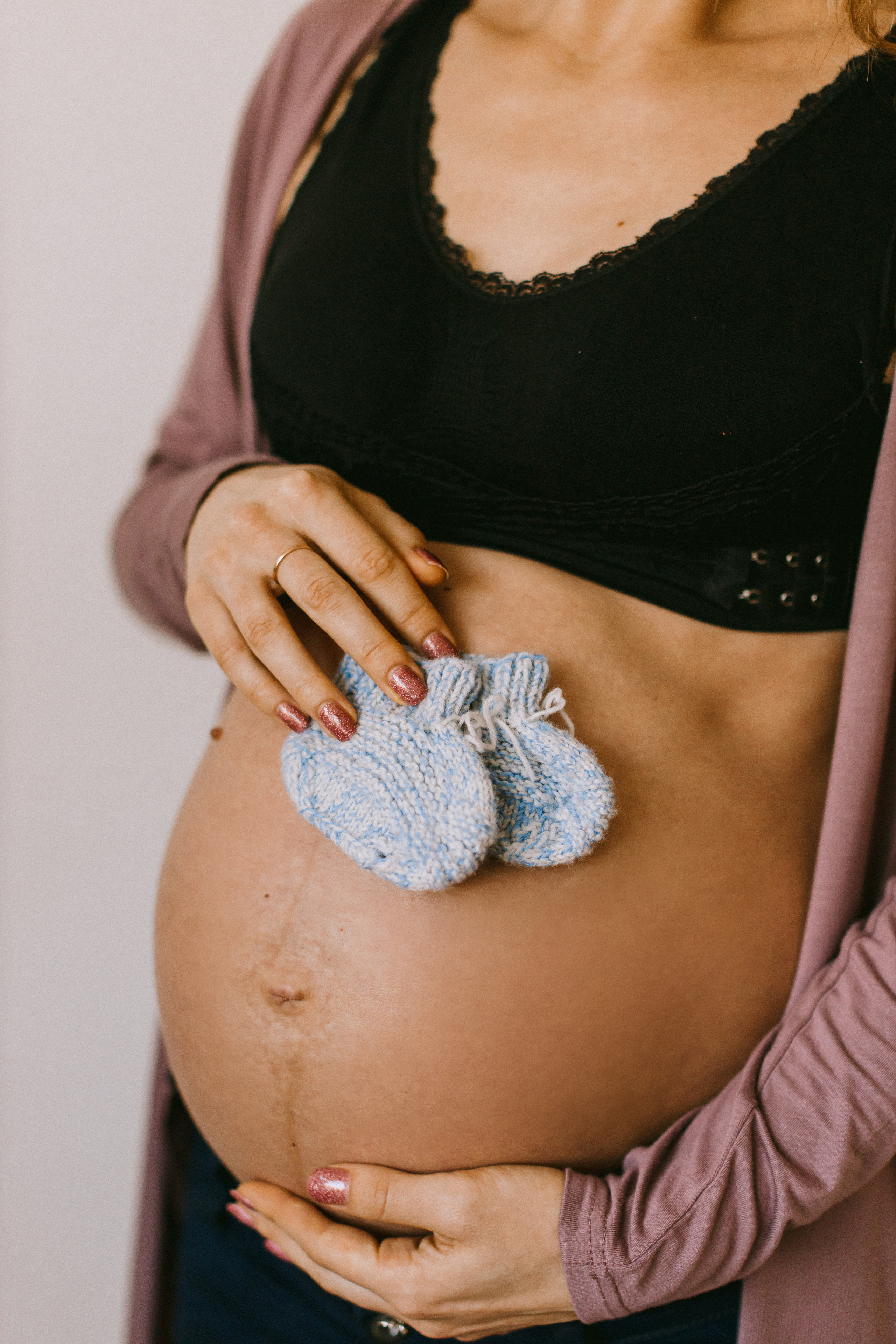 Babybauch-Fotoshooting zu Hause. Maria Chistyakovа — Fotografin in Karlsruhe, Baden-Baden und Umgebung