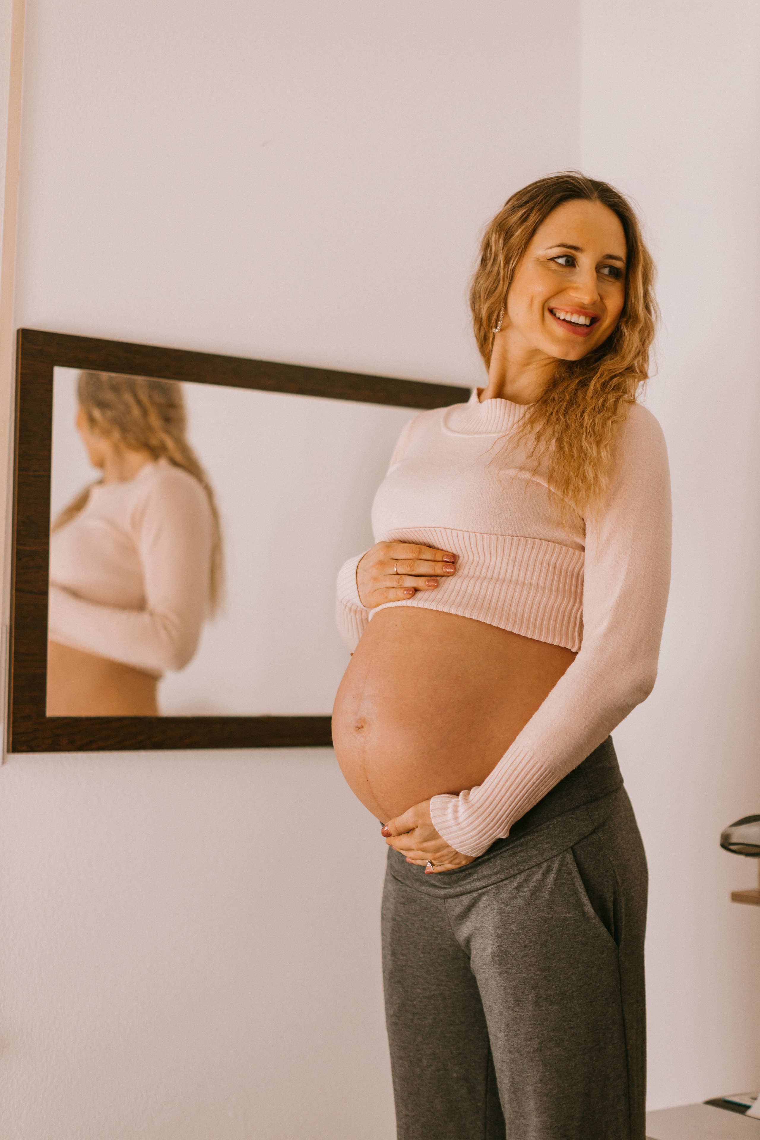 Babybauch-Fotoshooting zu Hause. Maria Chistyakovа — Fotografin in Karlsruhe, Baden-Baden und Umgebung
