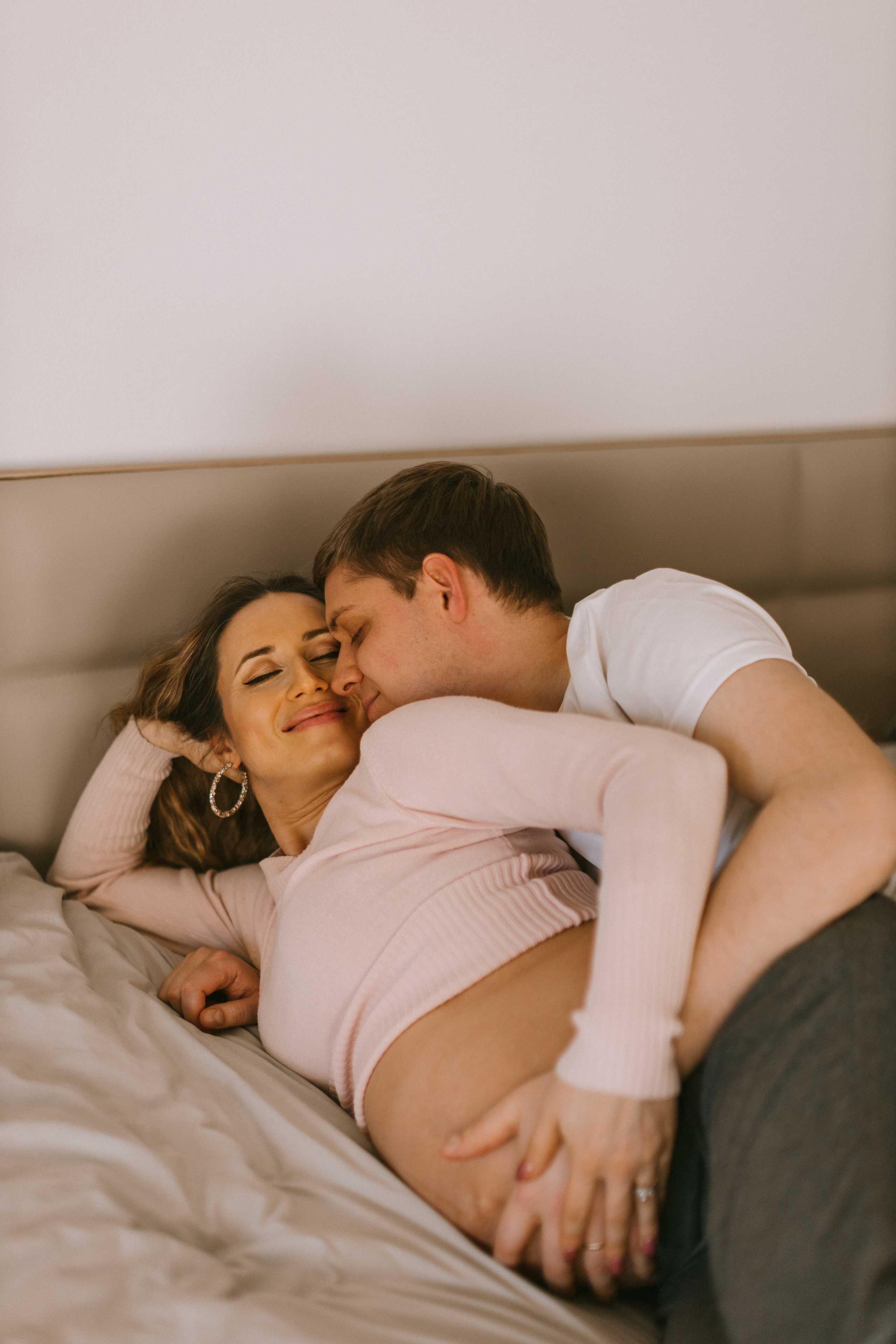 Babybauch-Fotoshooting zu Hause. Maria Chistyakovа — Fotografin in Karlsruhe, Baden-Baden und Umgebung