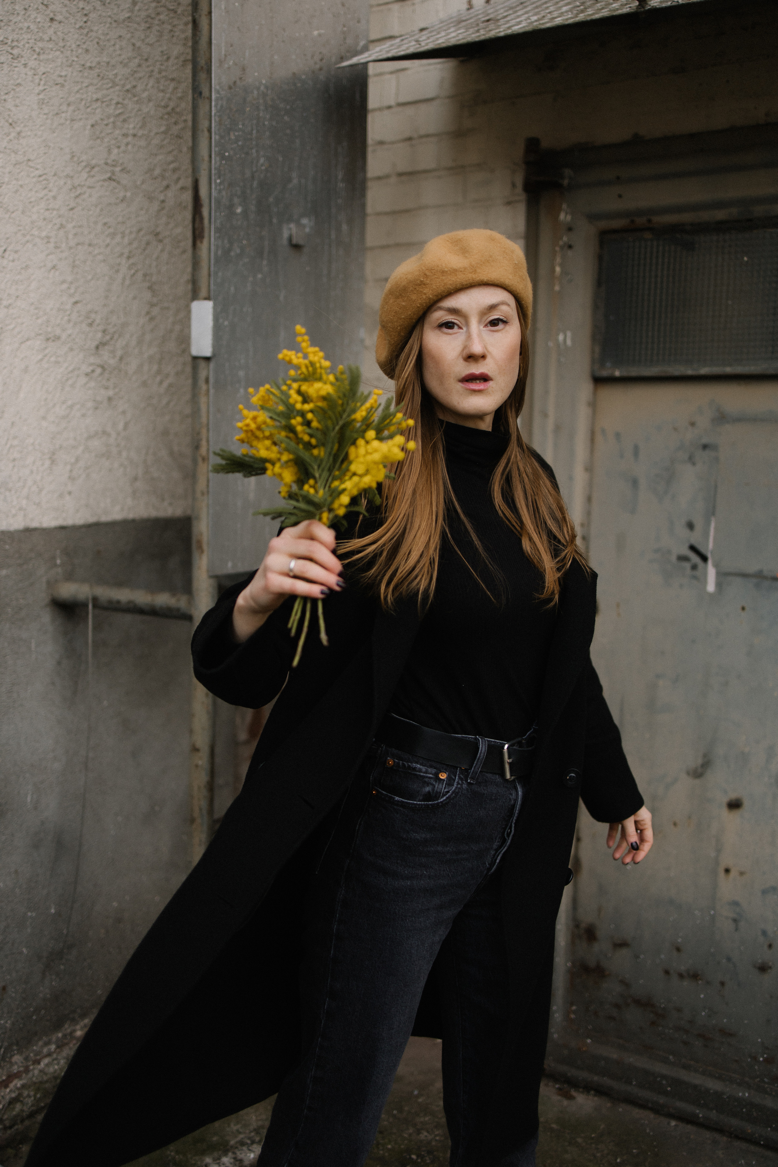 «Она несла в руках отвратительные, тревожные желтые цветы…». Фотограф в Германии — Мария Чистякова