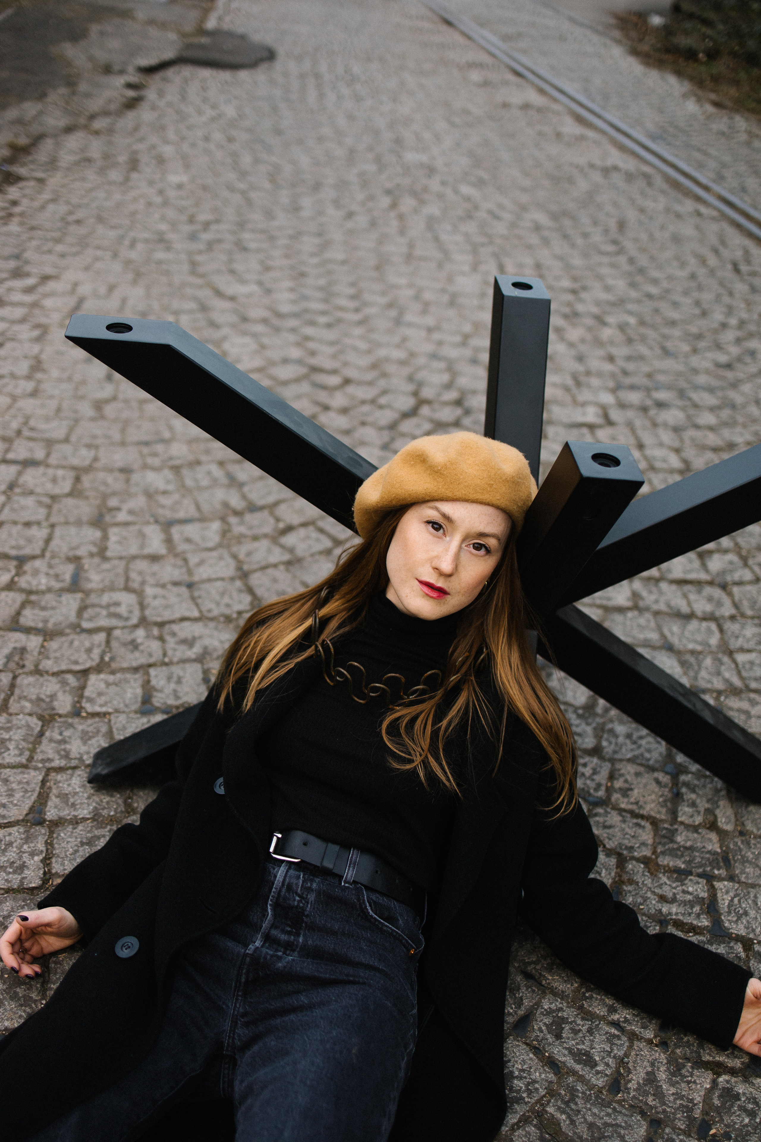 «Она несла в руках отвратительные, тревожные желтые цветы…». Фотограф в Германии — Мария Чистякова