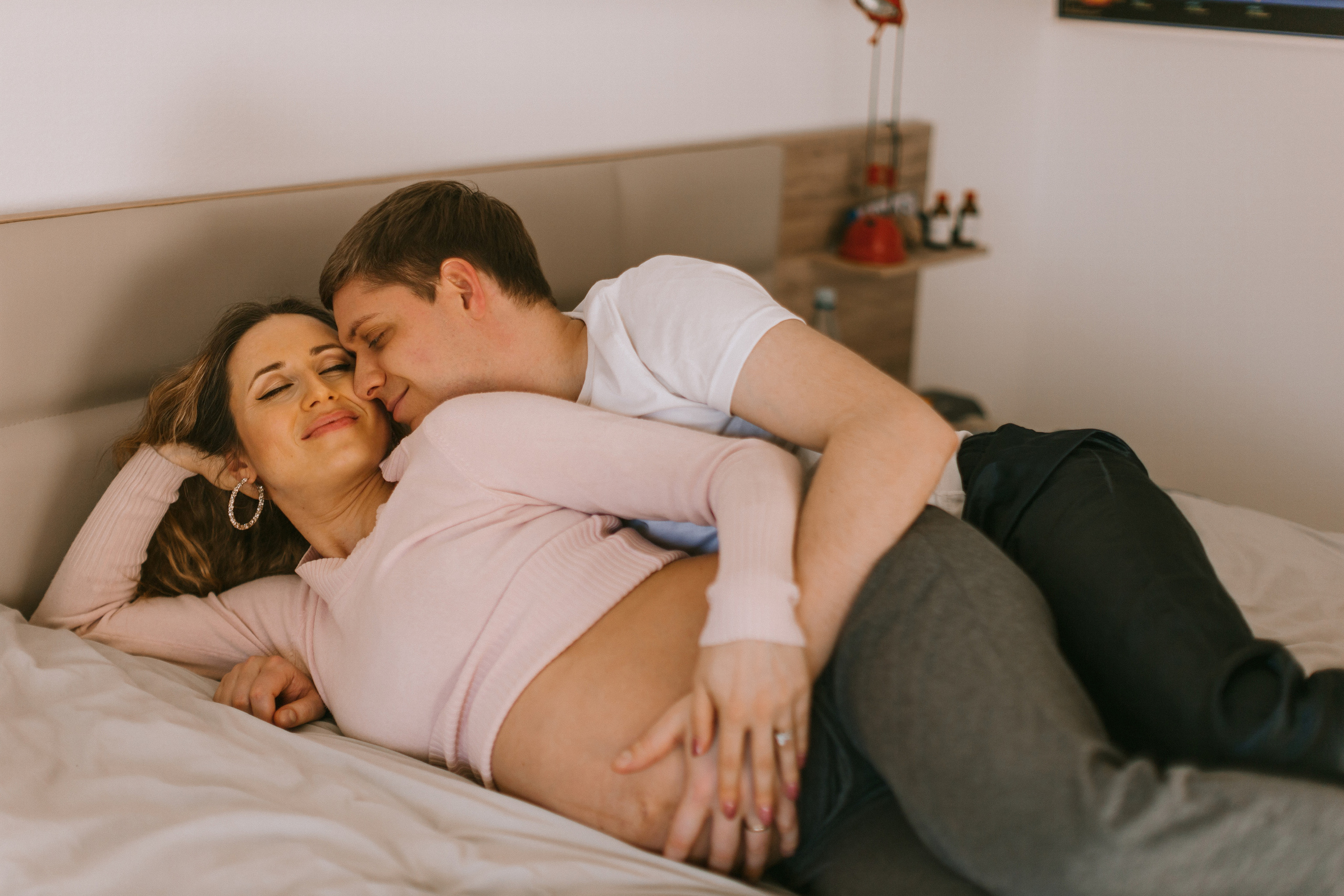 Babybauch-Fotoshooting zu Hause. Maria Chistyakovа — Fotografin in Karlsruhe, Baden-Baden und Umgebung
