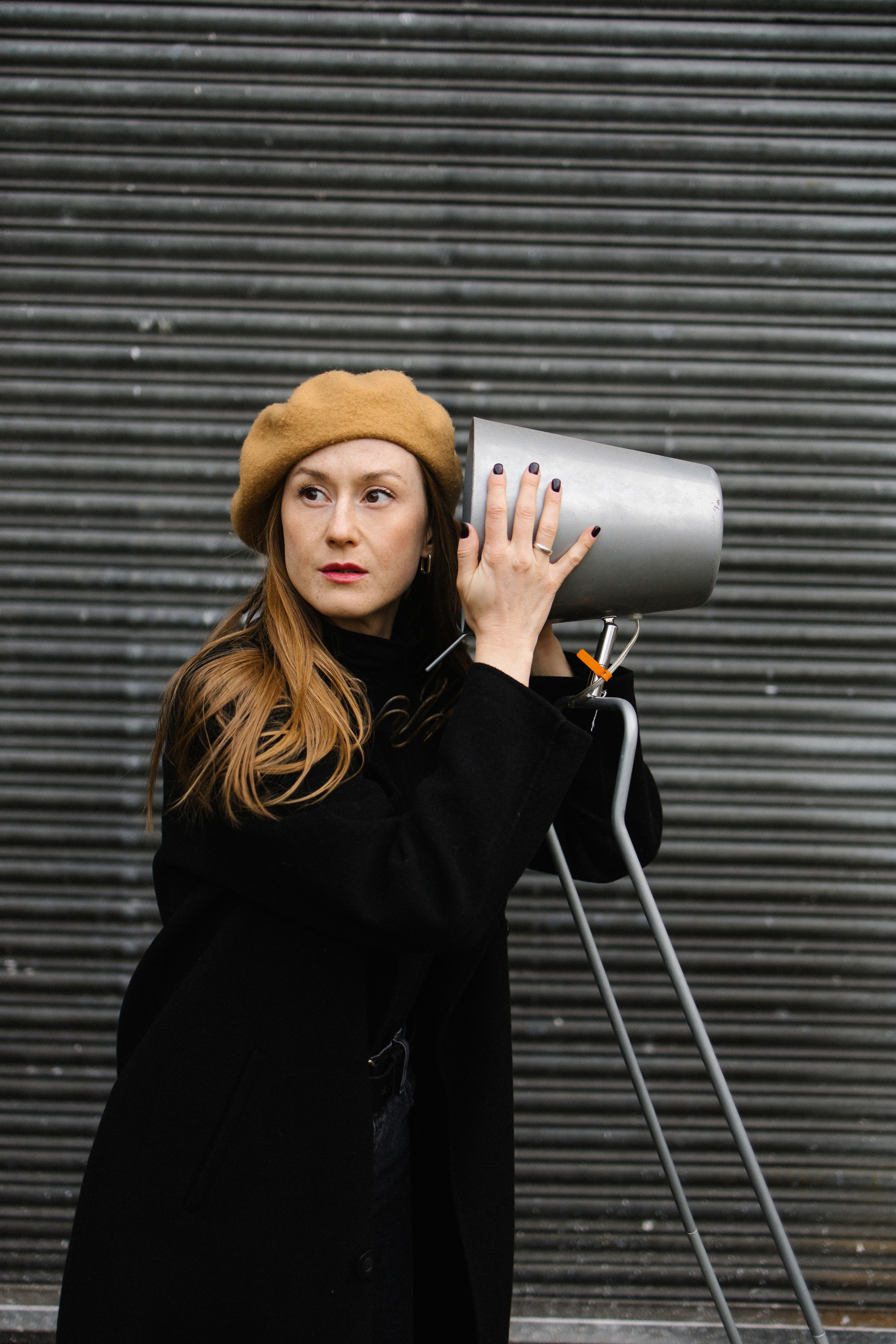 «Она несла в руках отвратительные, тревожные желтые цветы…». Фотограф в Германии — Мария Чистякова