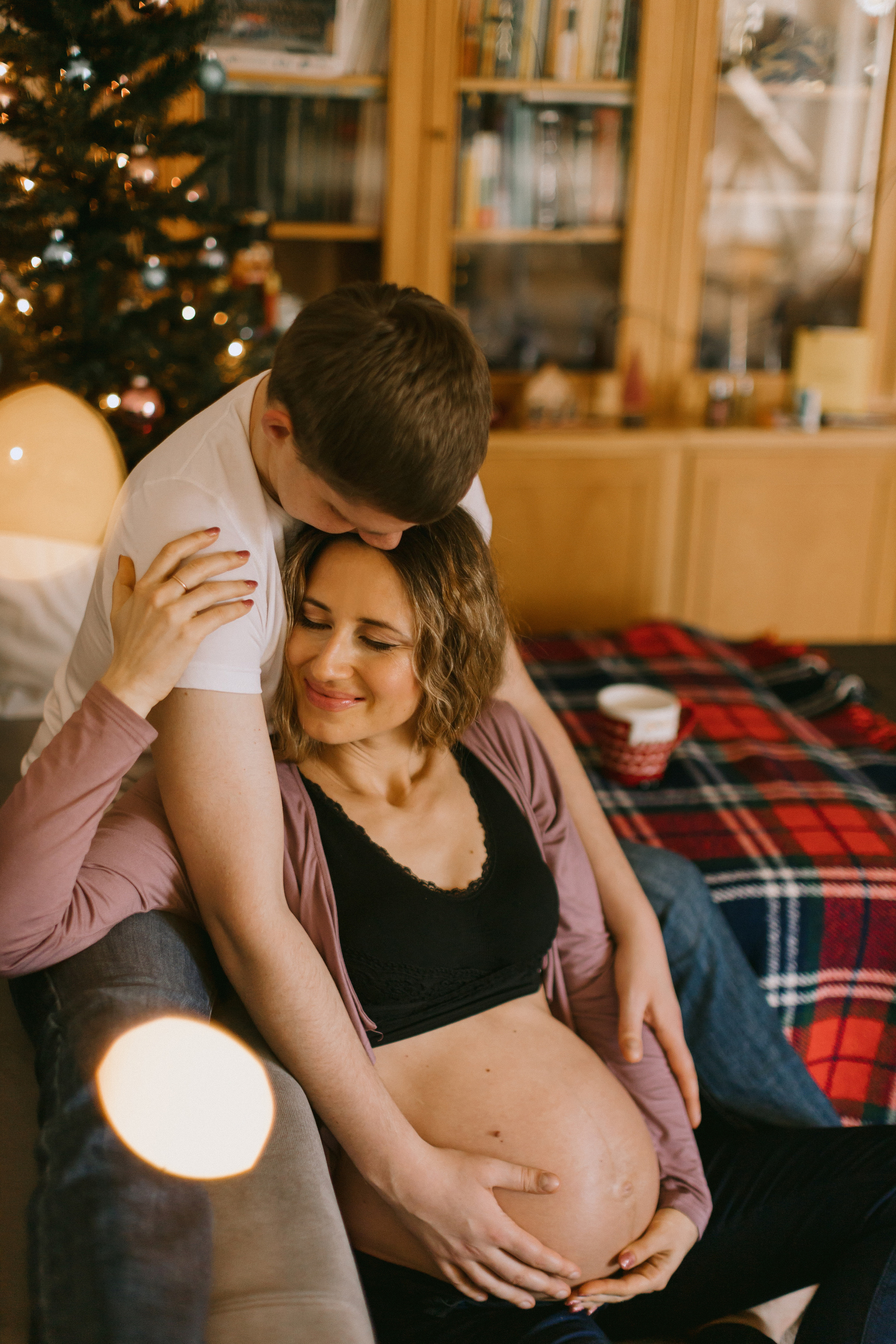 Babybauch-Fotoshooting zu Hause. Maria Chistyakovа — Fotografin in Karlsruhe, Baden-Baden und Umgebung