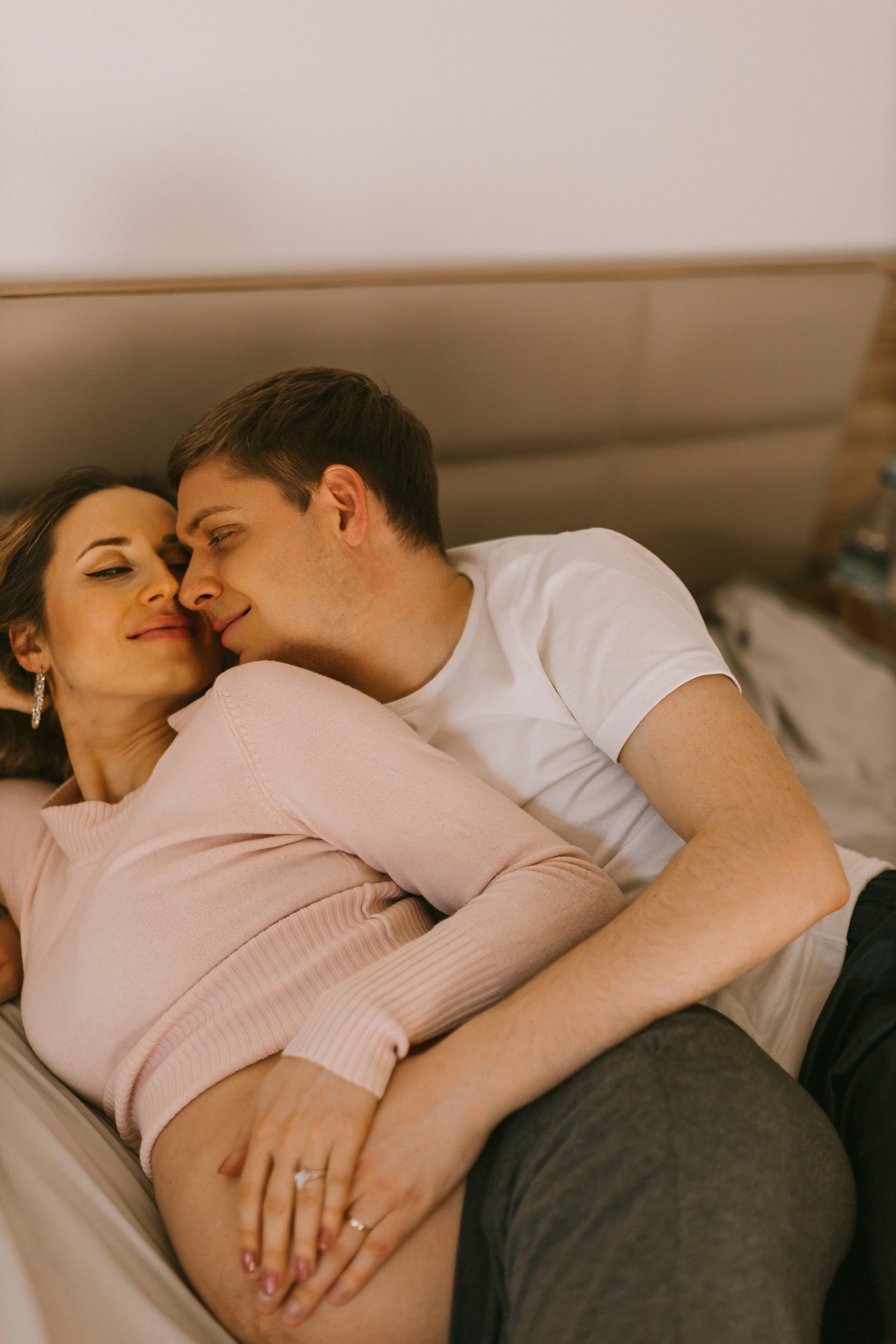 Babybauch-Fotoshooting zu Hause. Maria Chistyakovа — Fotografin in Karlsruhe, Baden-Baden und Umgebung