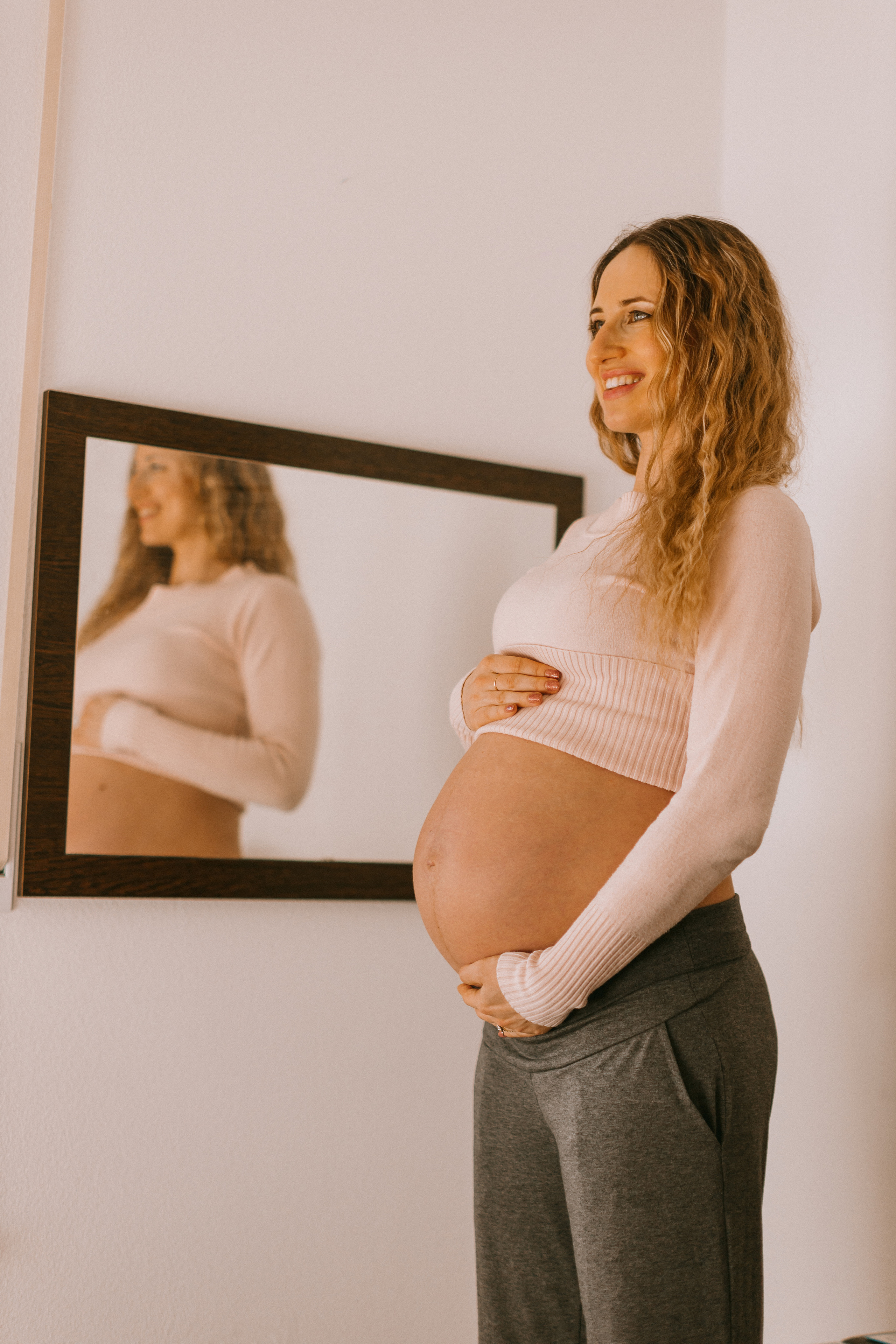 Babybauch-Fotoshooting zu Hause. Maria Chistyakovа — Fotografin in Karlsruhe, Baden-Baden und Umgebung