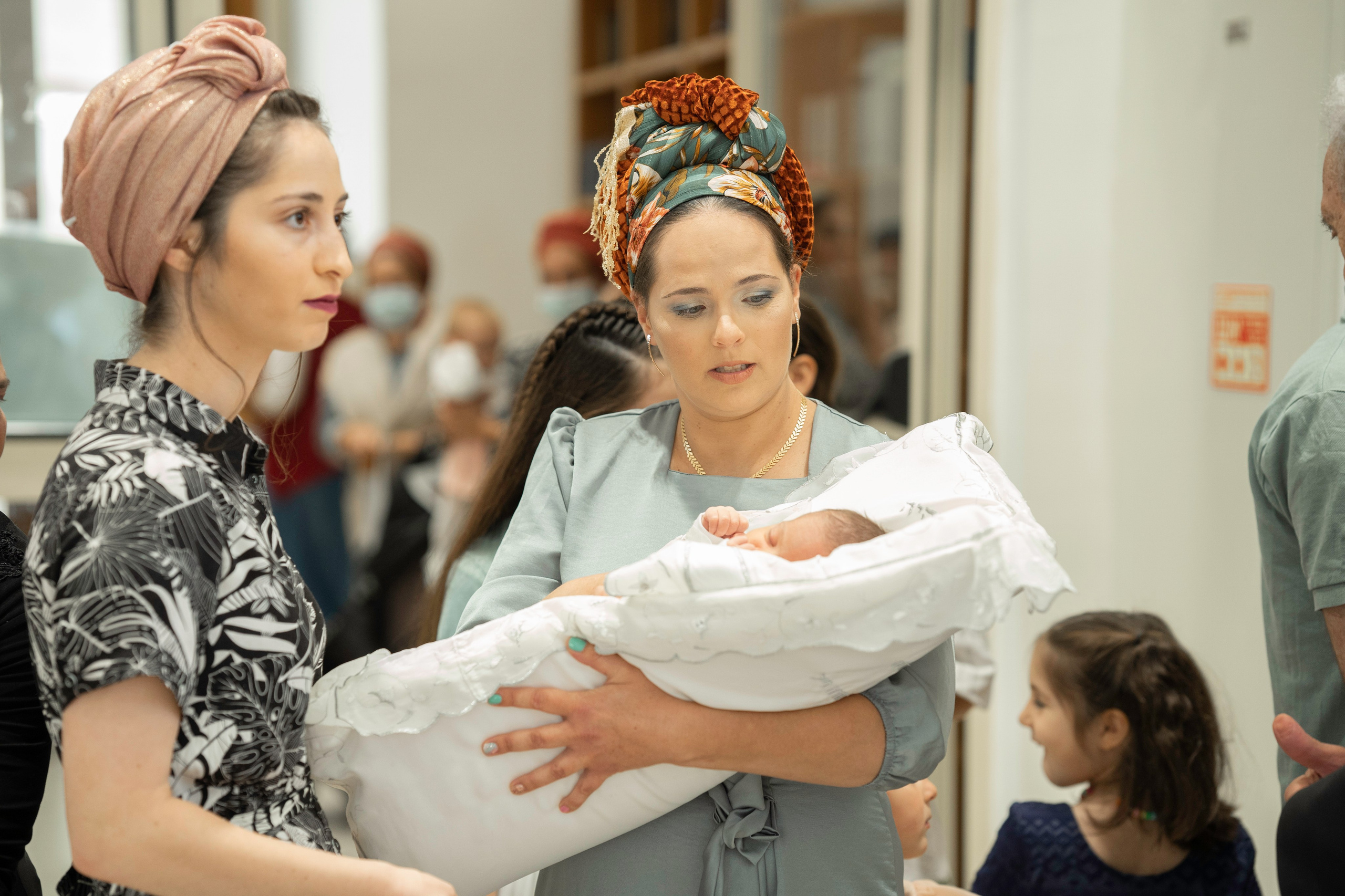 הברית של יוסף וחנה. יוסף מזרחי צילום חתונה, ברית וזוגיות. צלם מקצועי שאוהב להוציא אתכם הכי יפים ברגעים הכי מרגשים