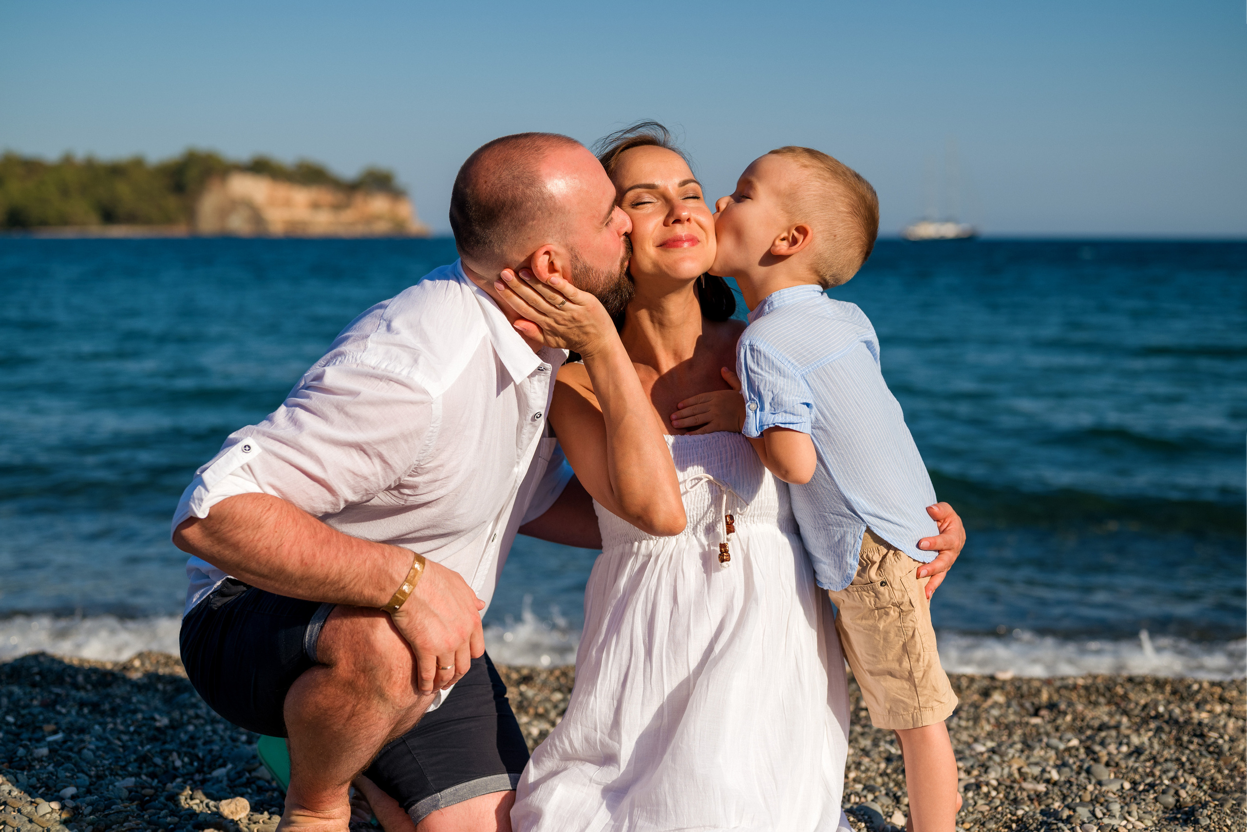 Семейная фотосессия на пляже Кемер, Анталия. Фотограф в Анталии, Кемере, Турции