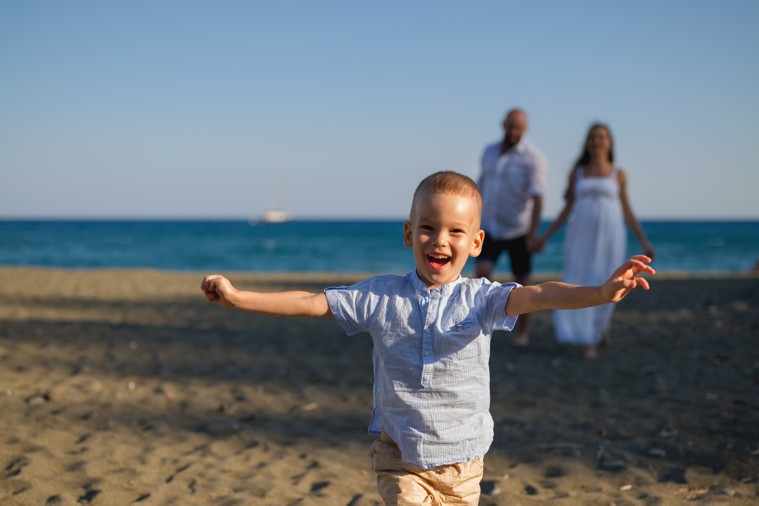 Семейная фотосессия на пляже Кемер, Анталия. Фотограф в Анталии, Кемере, Турции