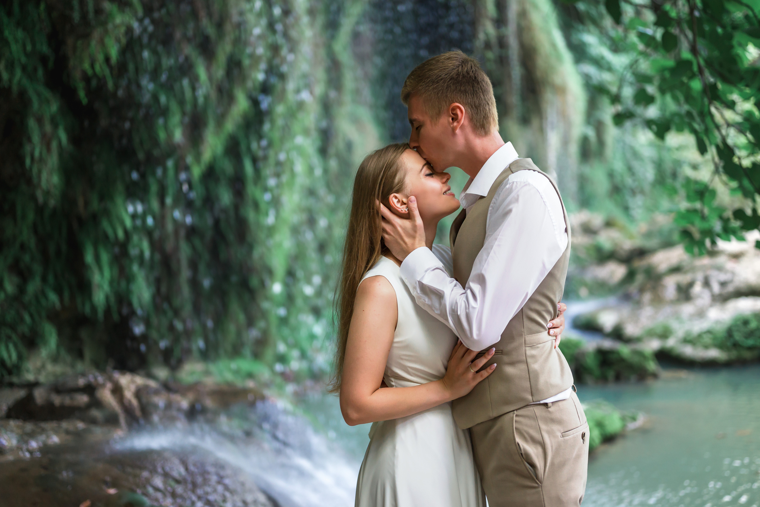 Свадебная фотосессия на водопадах Куршунлу, Анталия. Фотограф в Анталии, Кемере, Турции