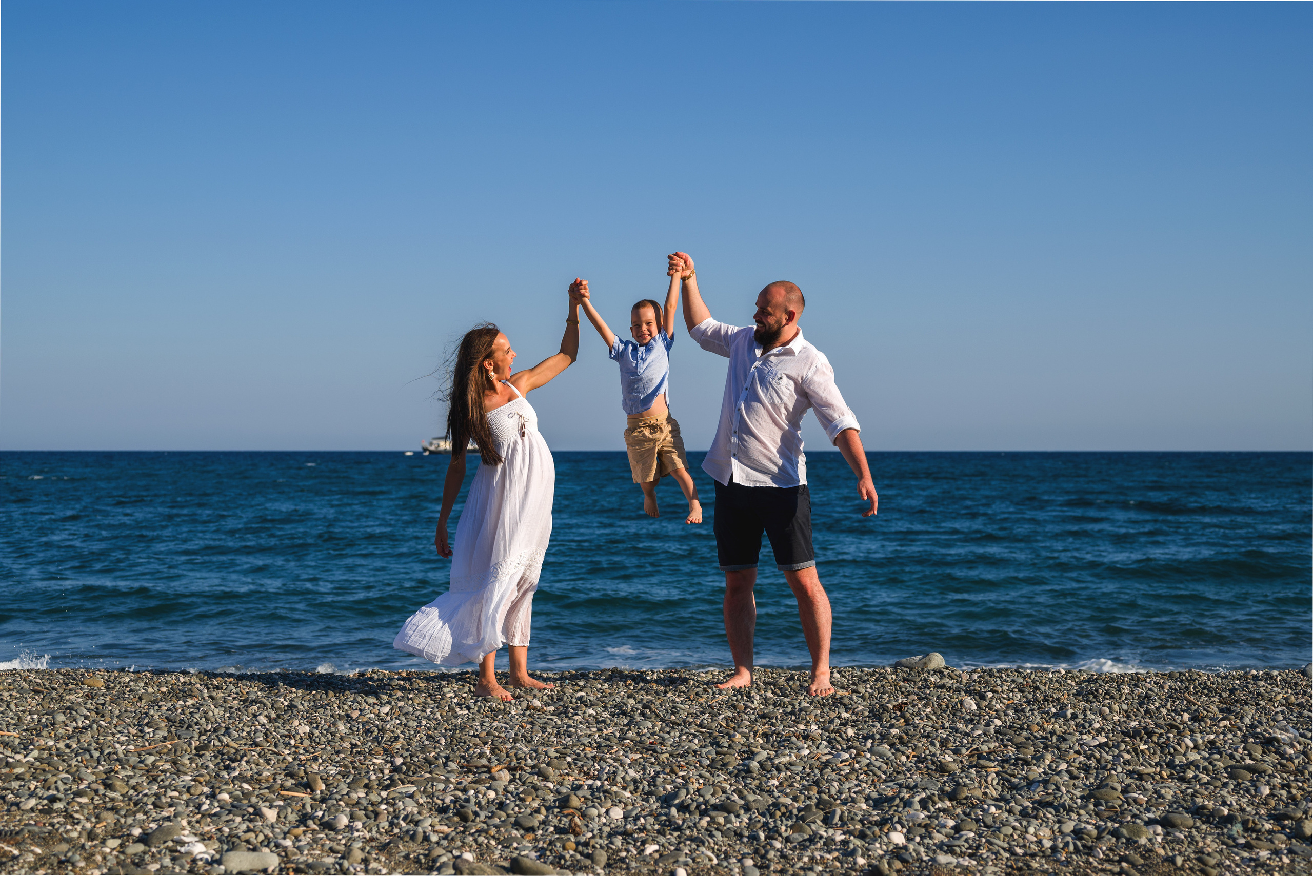 Семейная фотосессия на пляже Кемер, Анталия. Фотограф в Анталии, Кемере, Турции