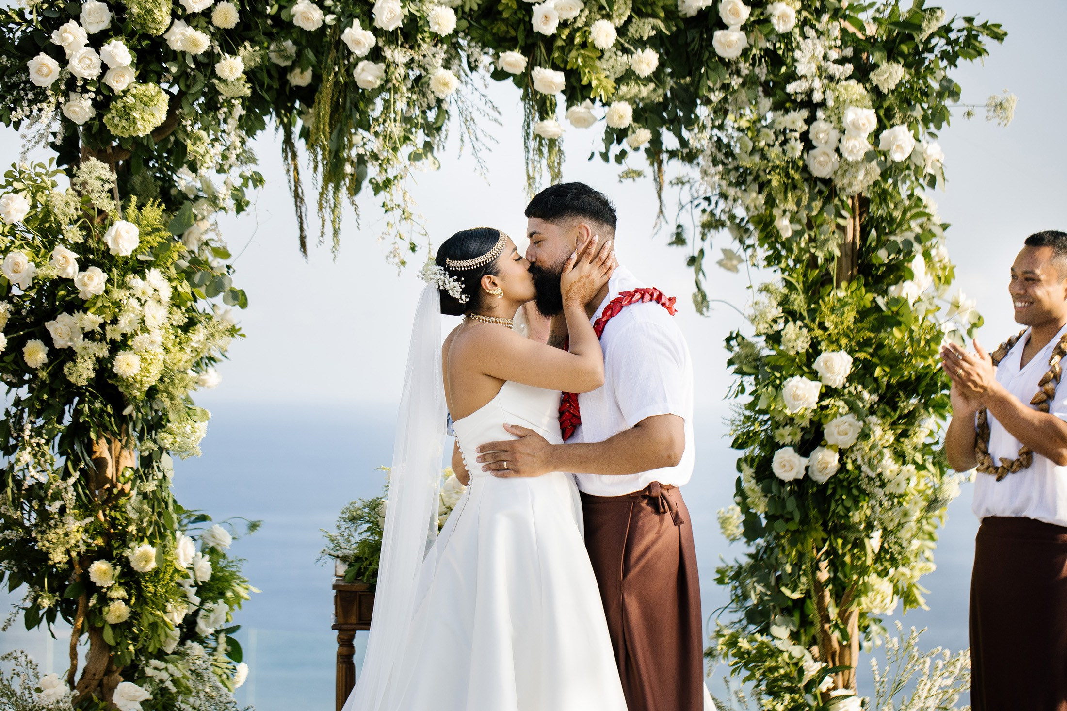 Big funny wedding with guests in paradise Bali island. Get.it.feel — Aesthetic Photography and Videography