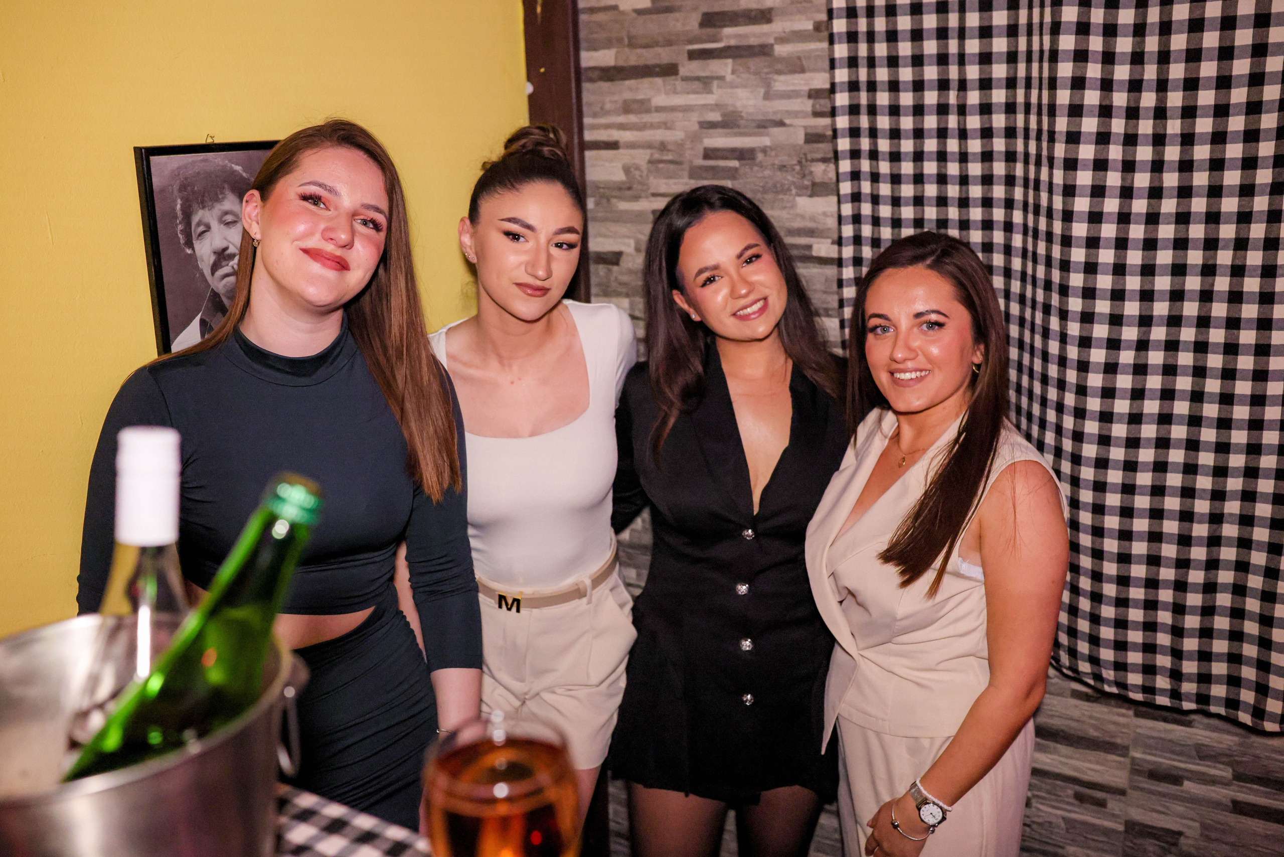 Maskenbal — Kafana Gradska Biblioteka Jagodina. Foto Simic Jagodina