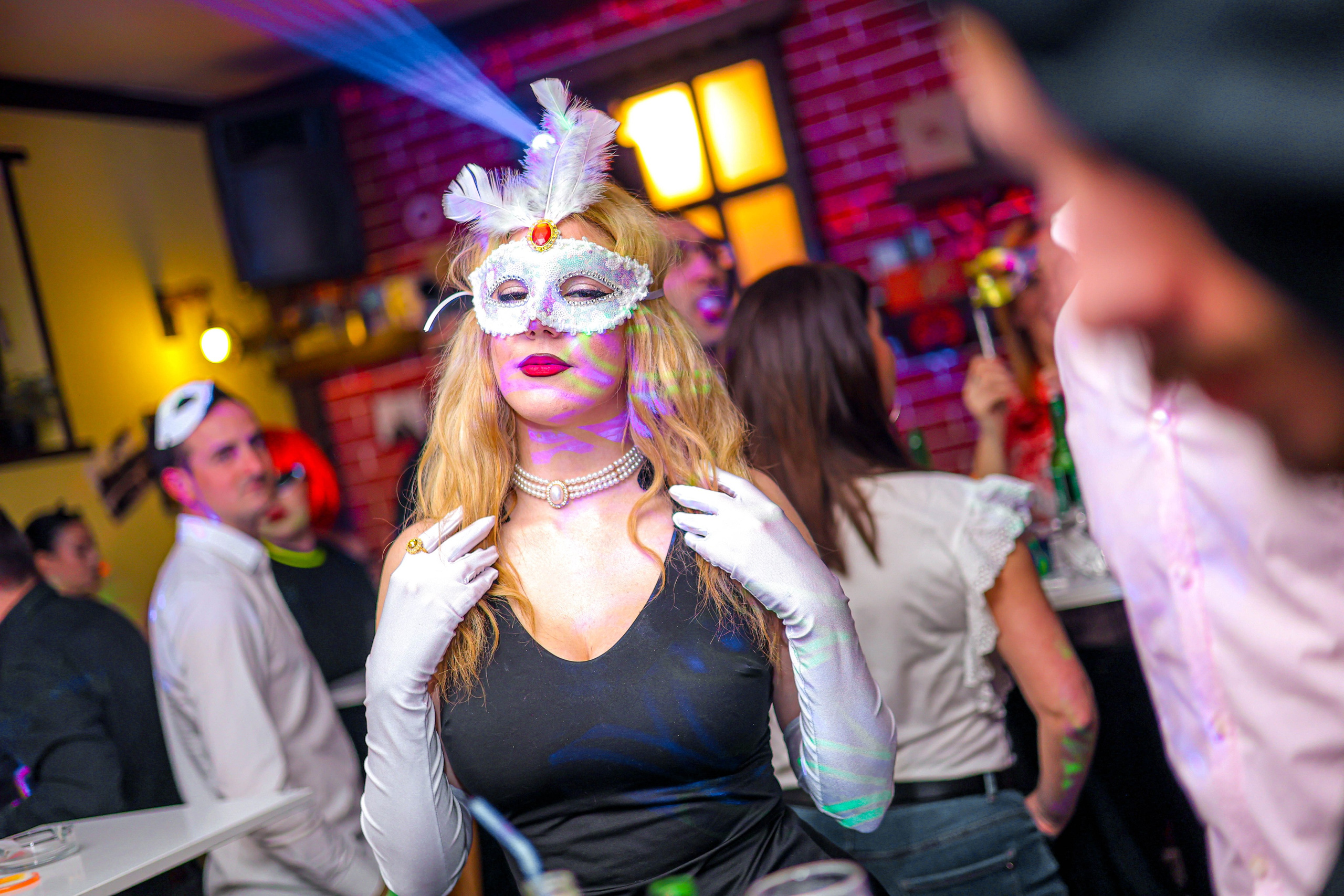 Maskenbal — Kafana Gradska Biblioteka Jagodina. Foto Simic Jagodina