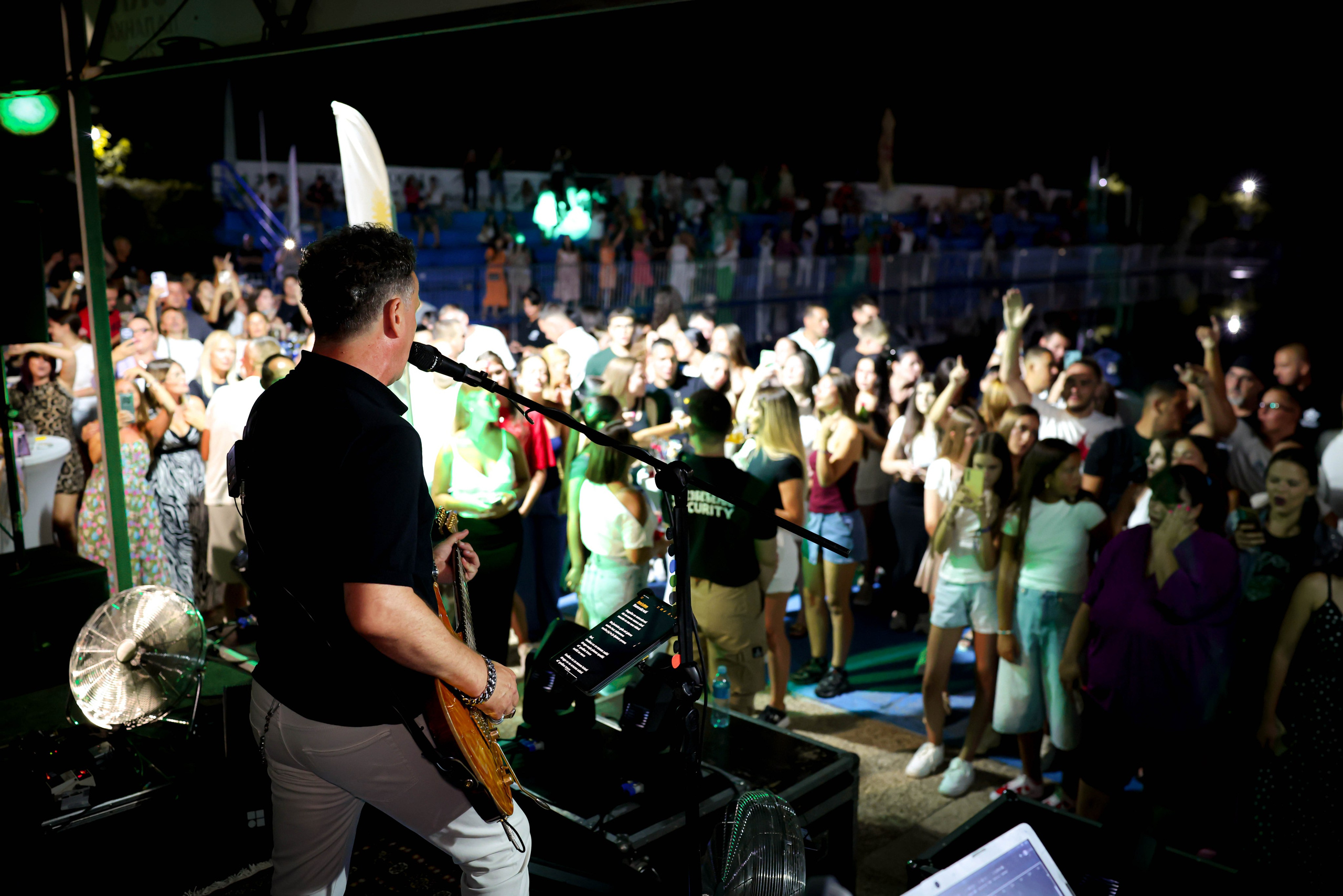 Koncert Dženana Lončarevića. Foto Simic Jagodina