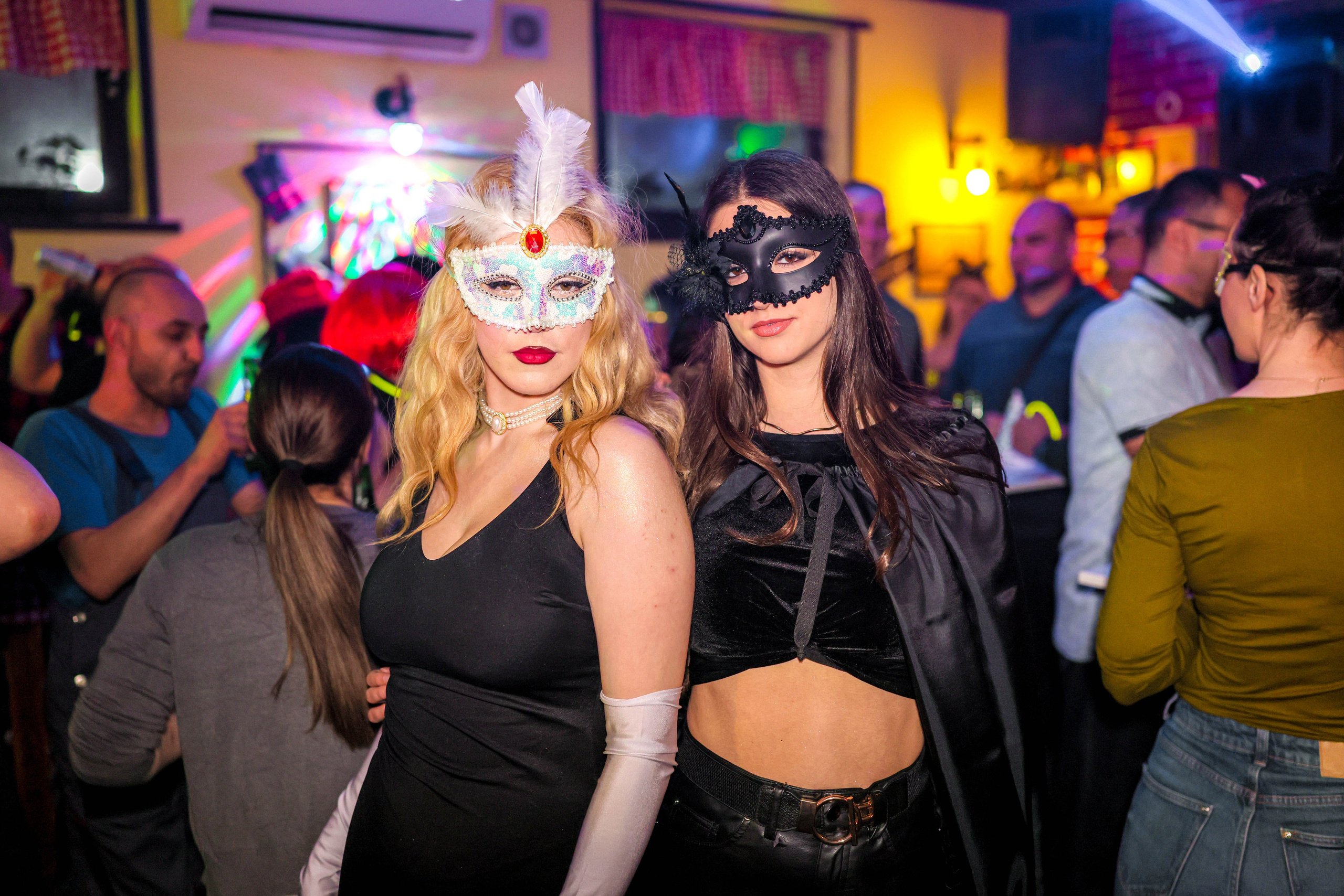 Maskenbal — Kafana Gradska Biblioteka Jagodina. Foto Simic Jagodina