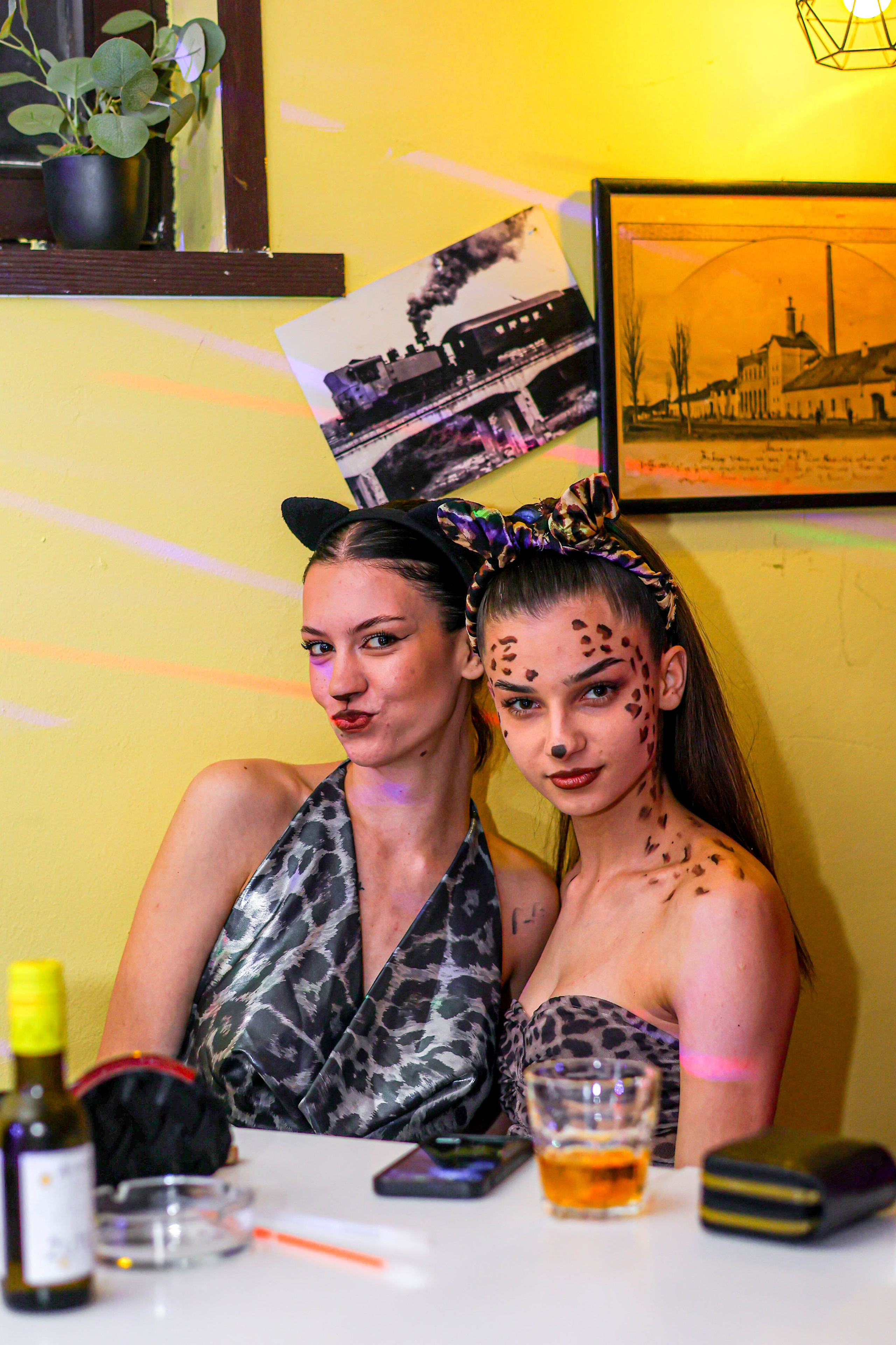 Maskenbal — Kafana Gradska Biblioteka Jagodina. Foto Simic Jagodina
