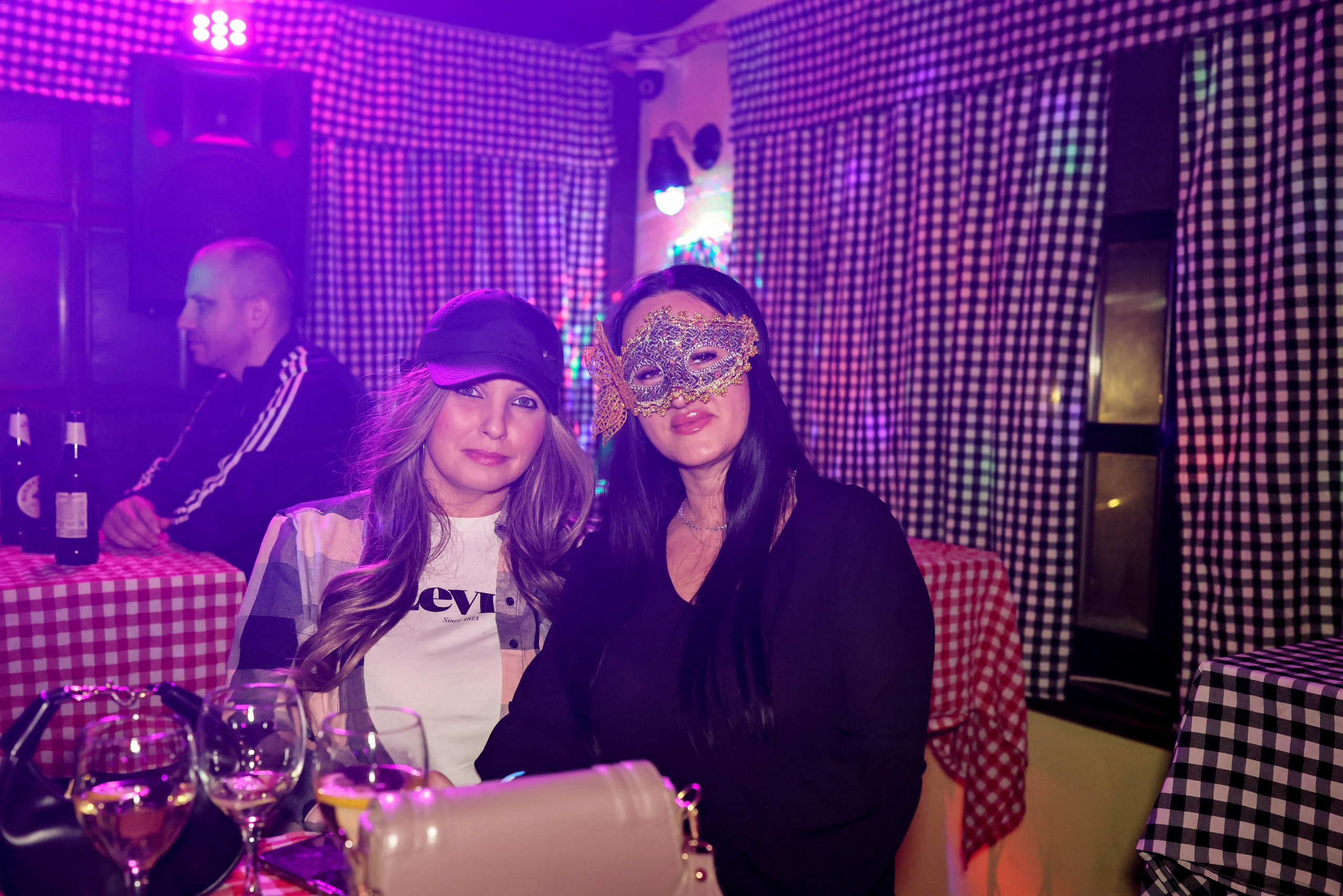 Maskenbal — Kafana Gradska Biblioteka Jagodina. Foto Simic Jagodina