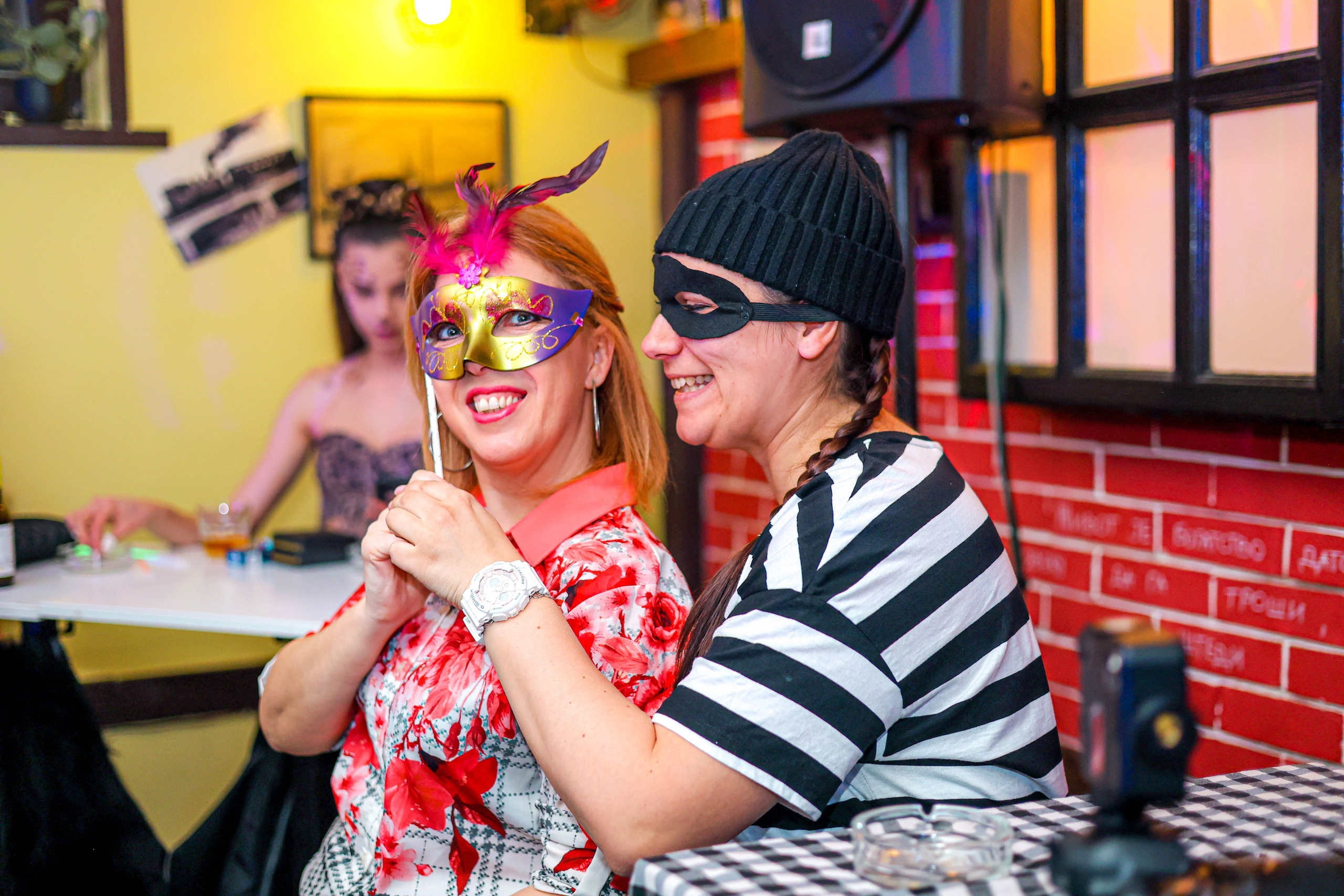 Maskenbal — Kafana Gradska Biblioteka Jagodina. Foto Simic Jagodina