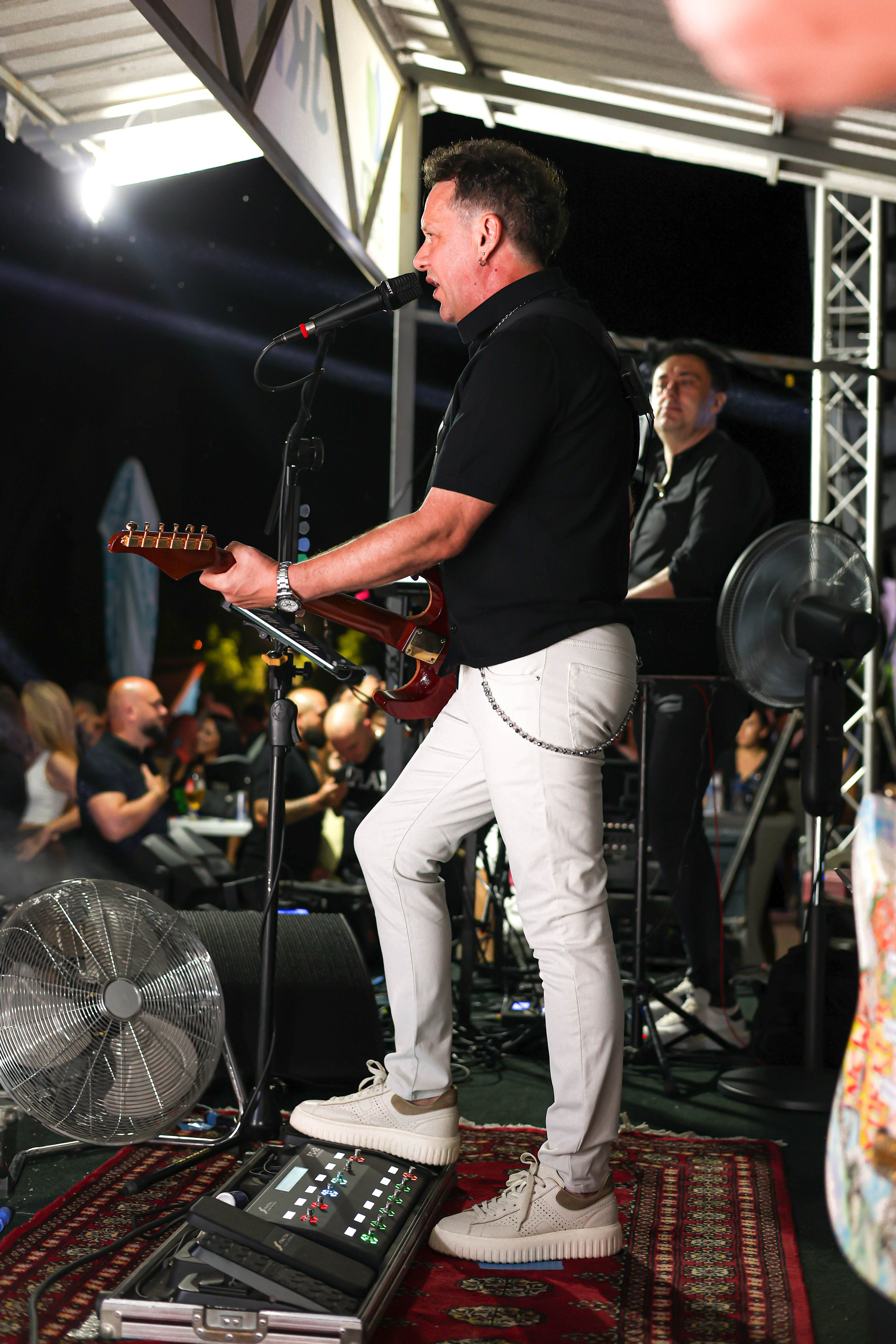 Koncert Dženana Lončarevića. Foto Simic Jagodina